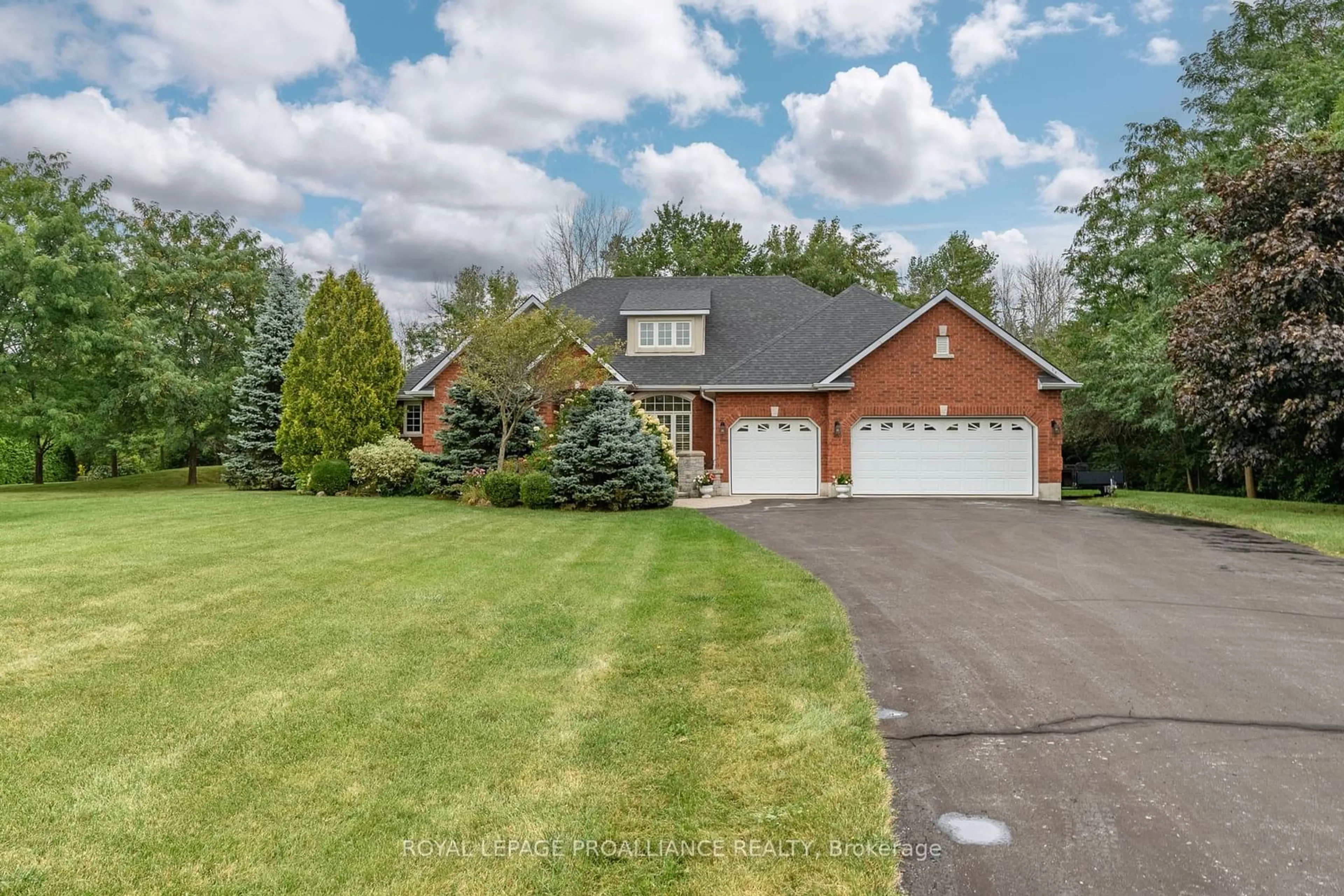 Frontside or backside of a home for 33 Yuill Cres, Prince Edward County Ontario K8N 0L4