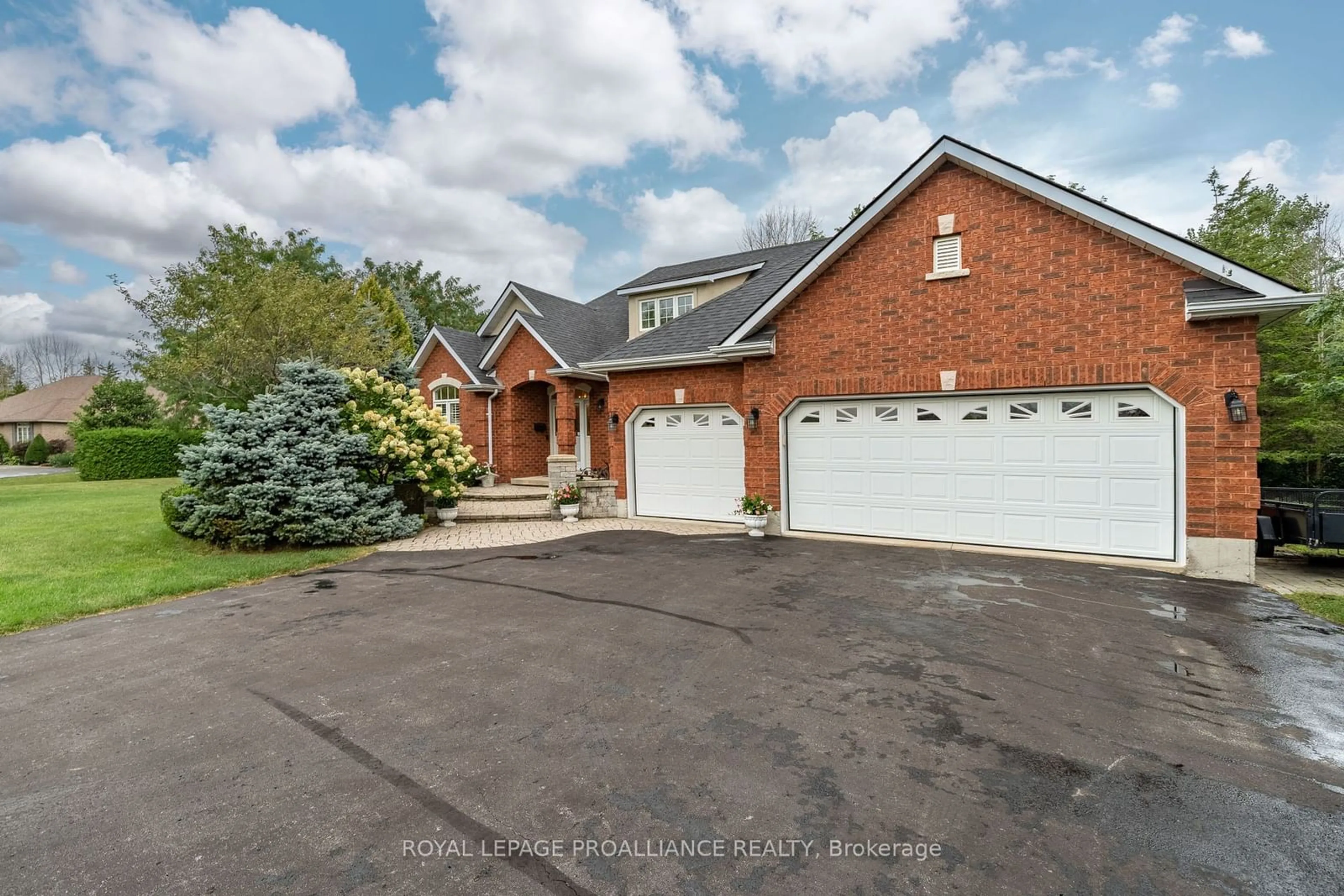 Frontside or backside of a home for 33 Yuill Cres, Prince Edward County Ontario K8N 0L4