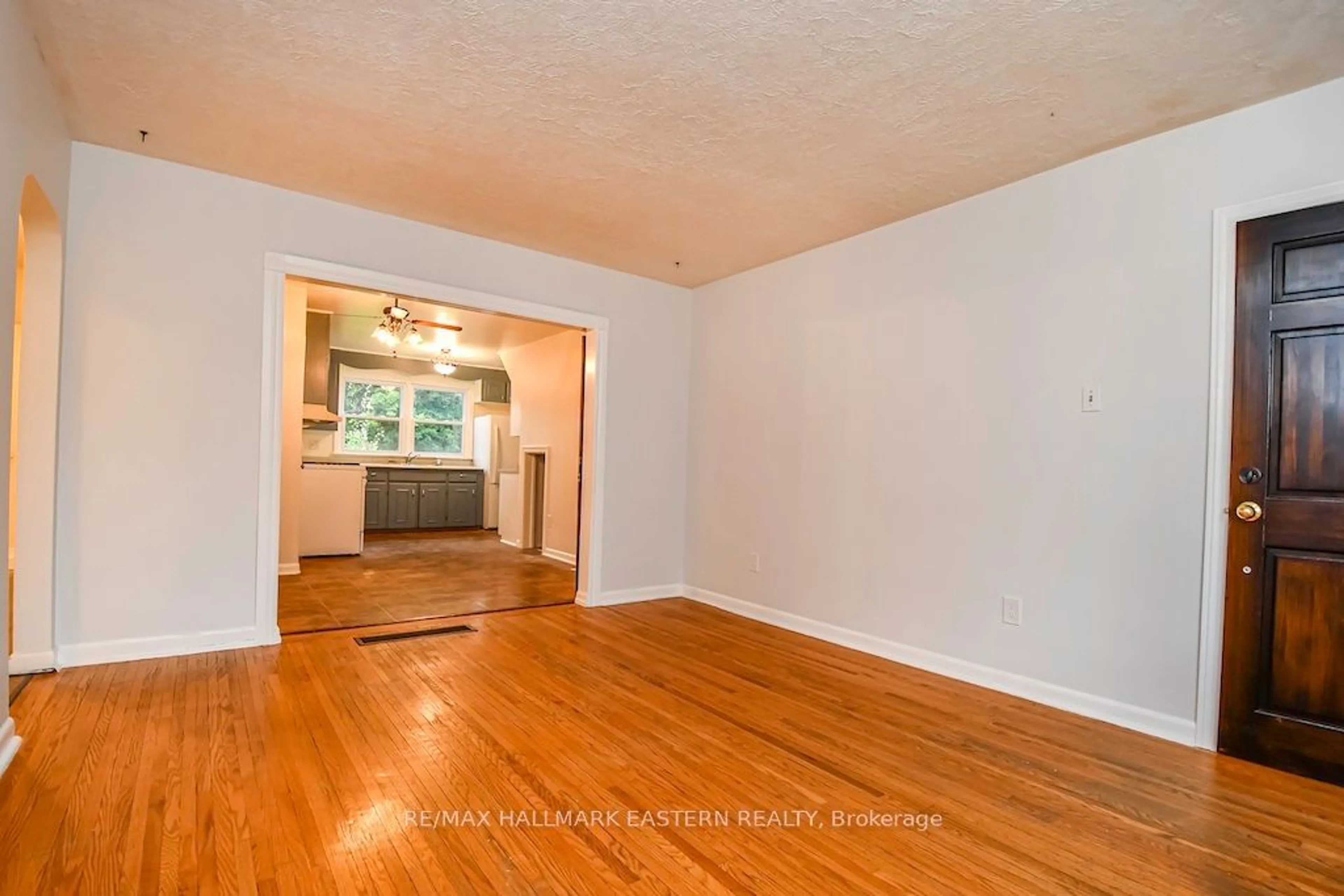 A pic of a room, wood floors for 576 King George St, Peterborough Ontario K9J 1S4