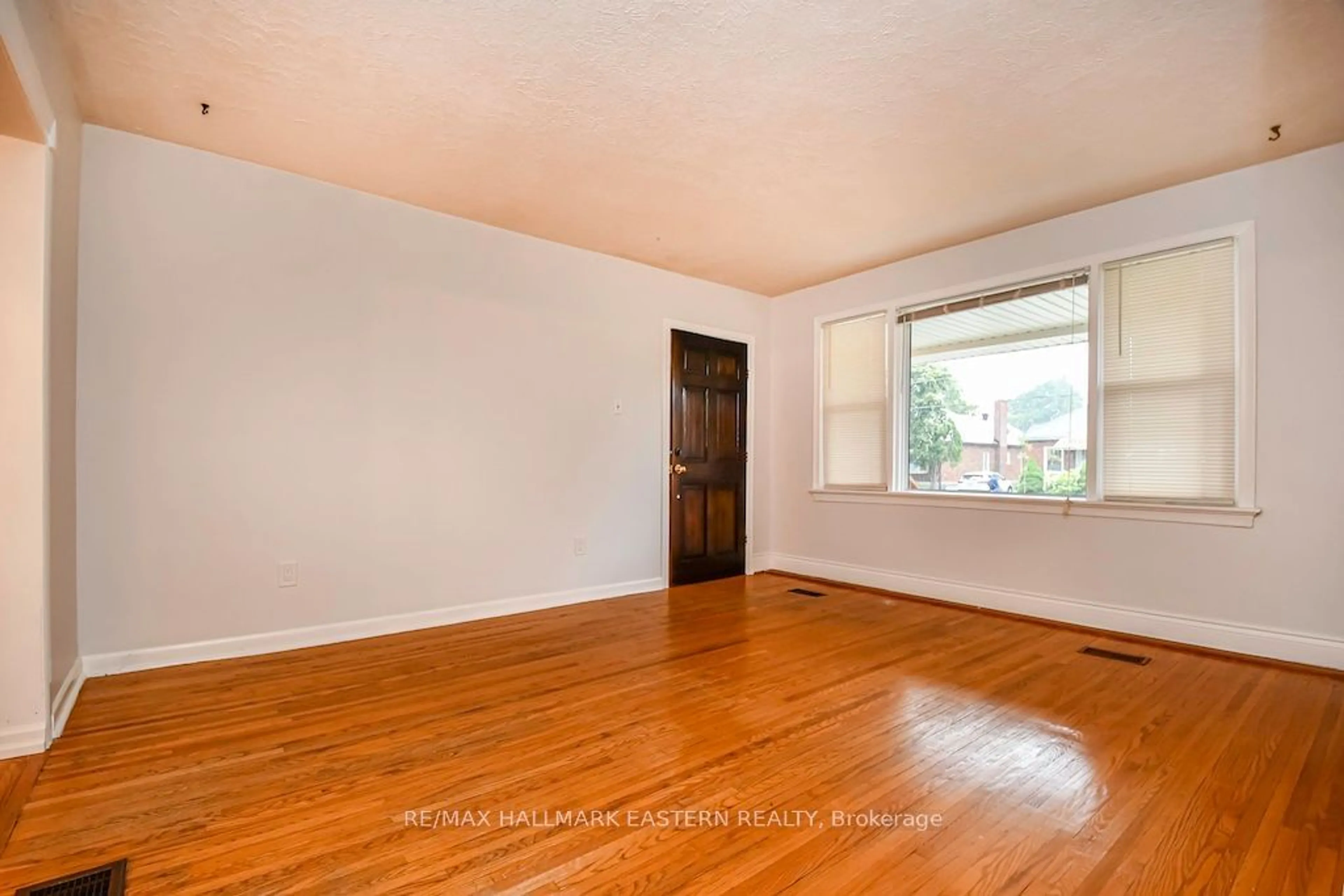 A pic of a room, wood floors for 576 King George St, Peterborough Ontario K9J 1S4