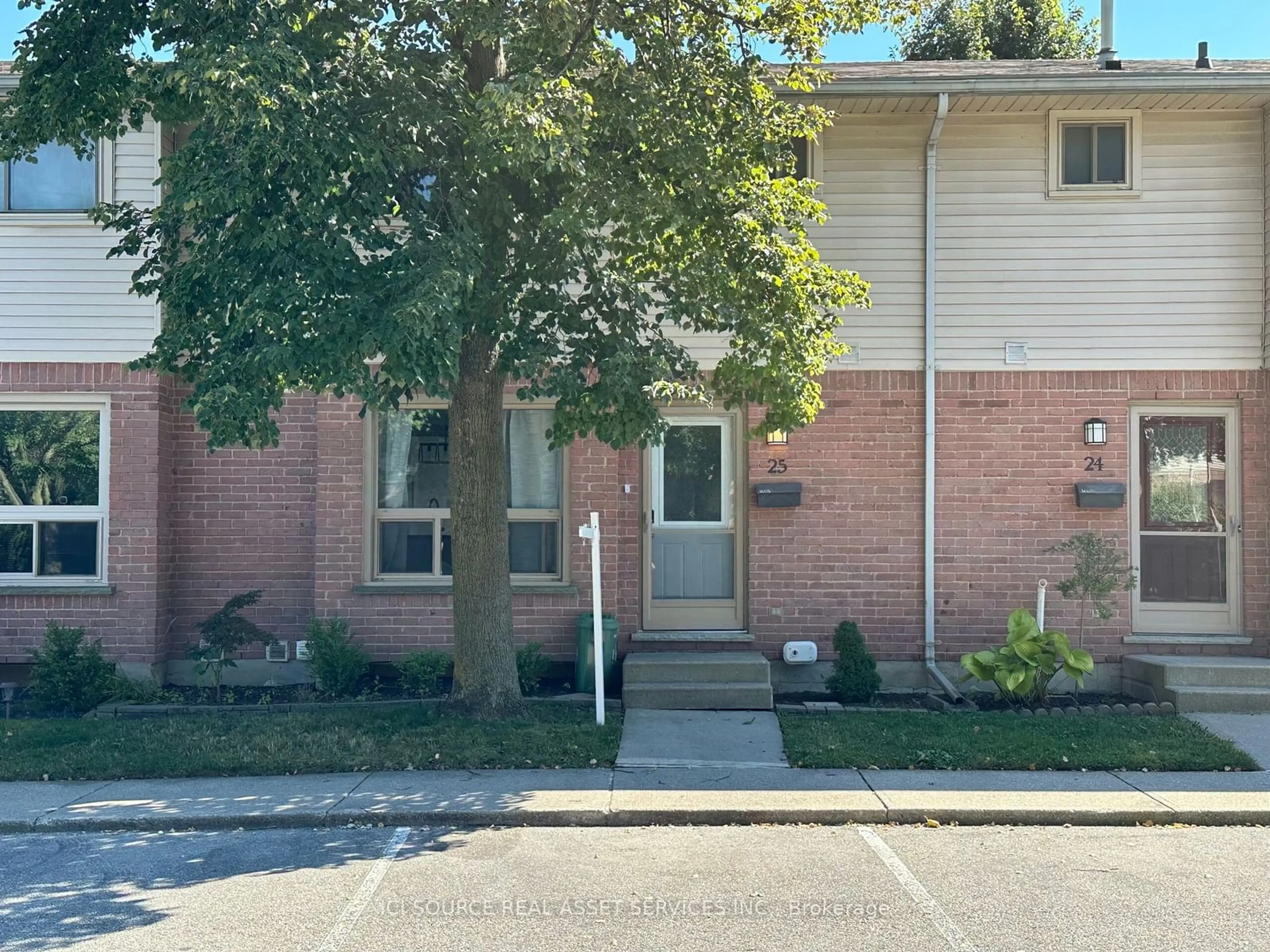 A pic from exterior of the house or condo, the street view for 75 Ansondale Rd #25, London Ontario N6C 5W4