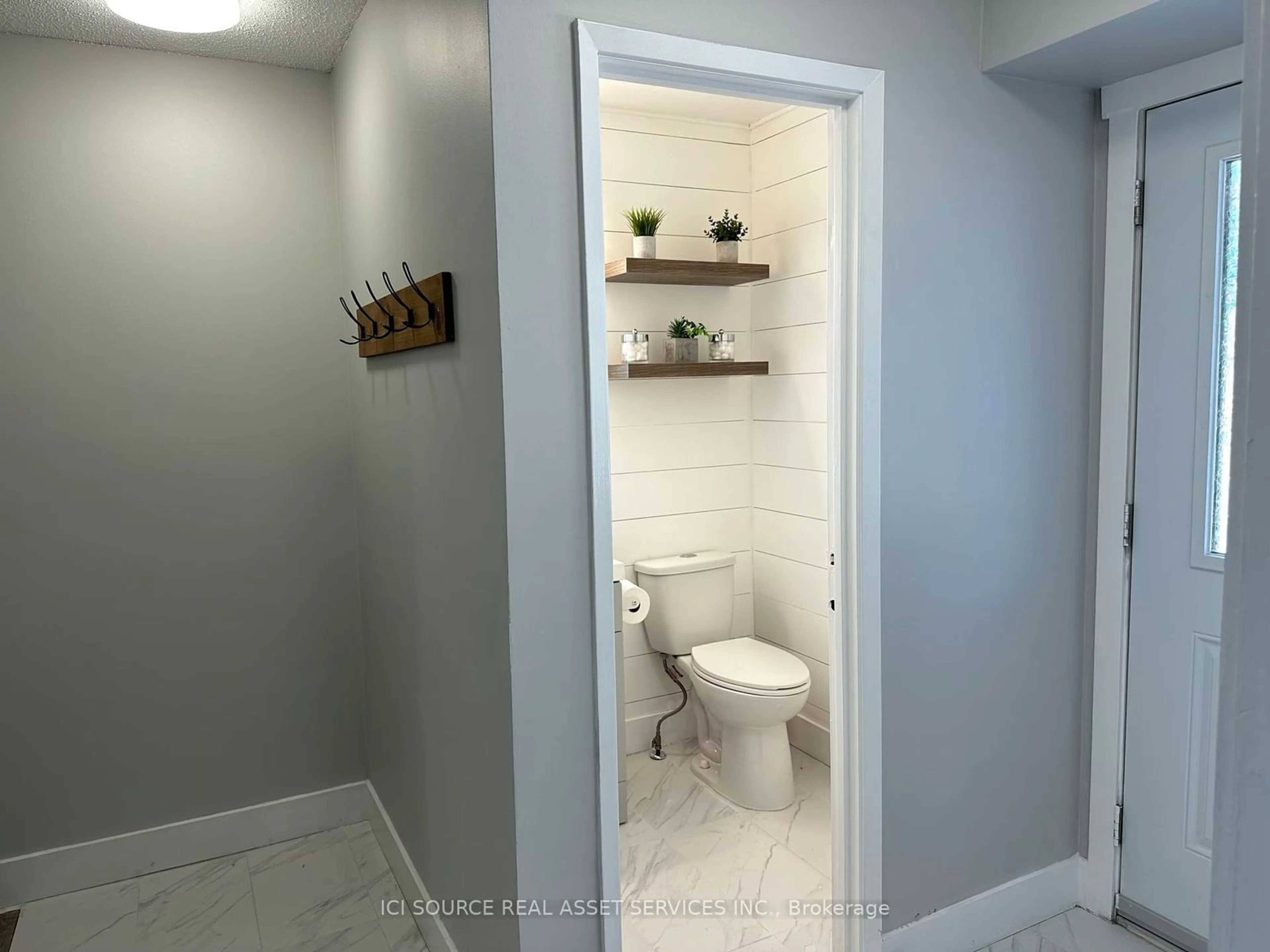 Bathroom for 75 Ansondale Rd #25, London Ontario N6C 5W4