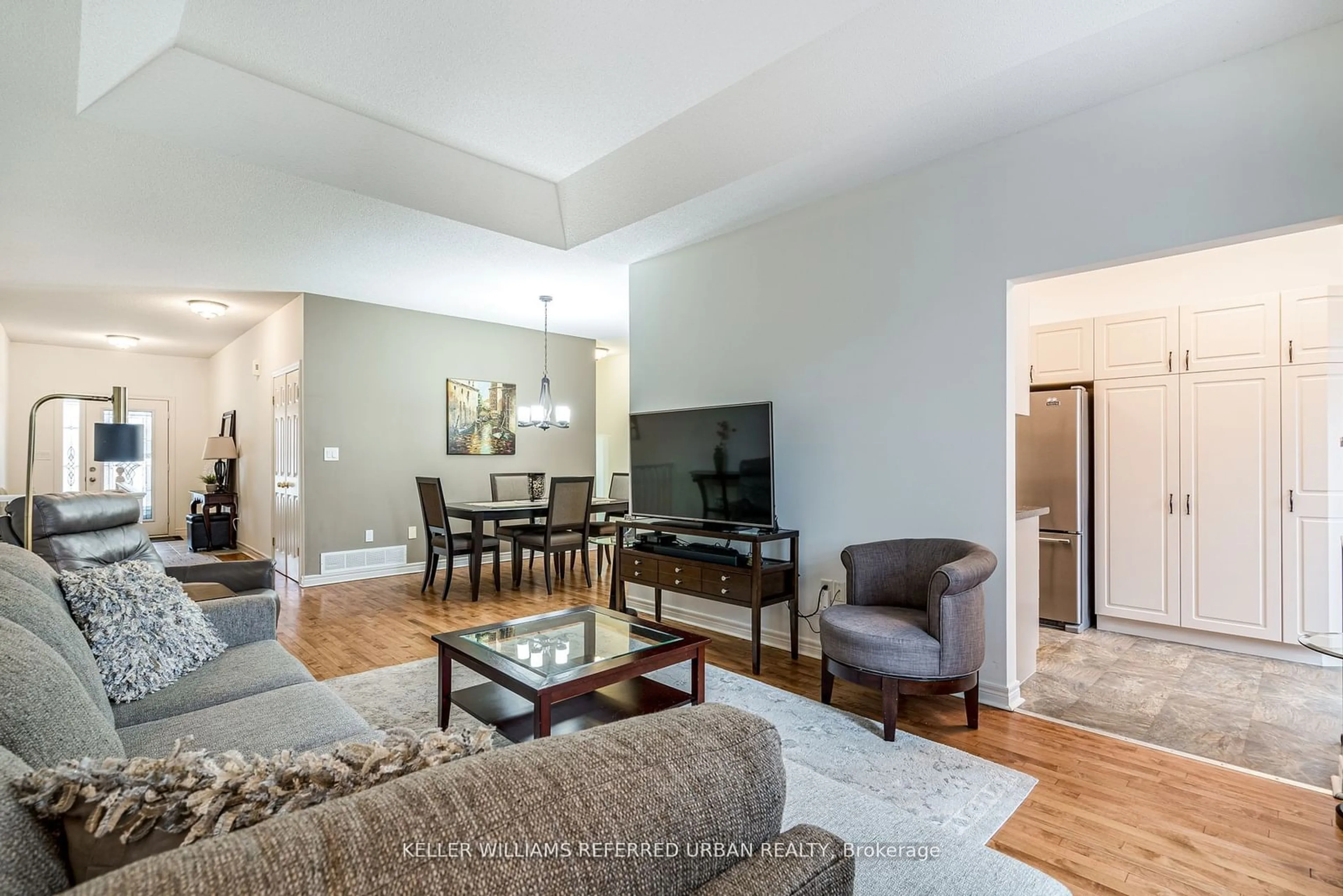 Living room, wood floors for 97 Sandollar Dr, Hamilton Ontario L0R 1W0