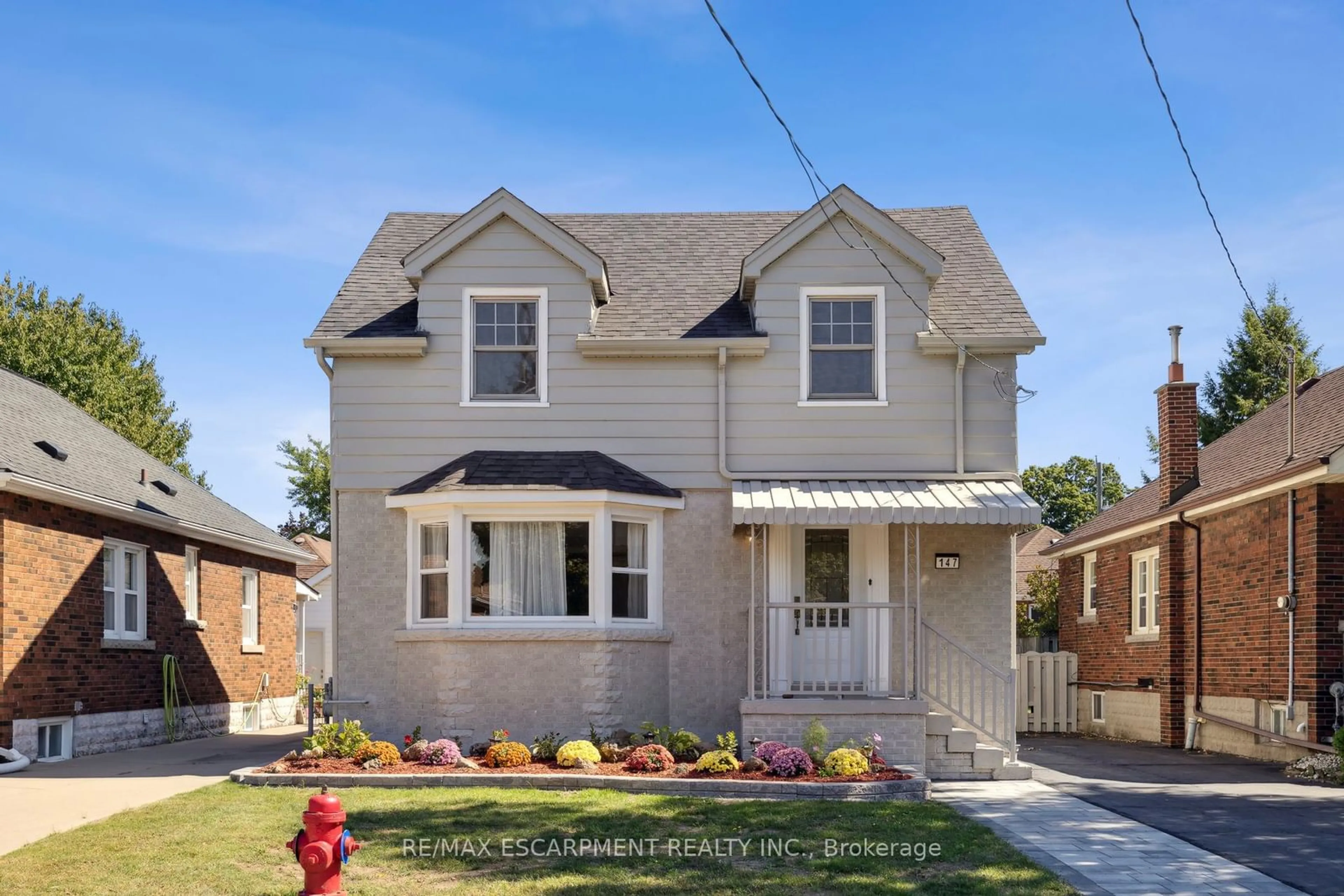 Frontside or backside of a home for 147 Garside Ave, Hamilton Ontario L8K 2W1