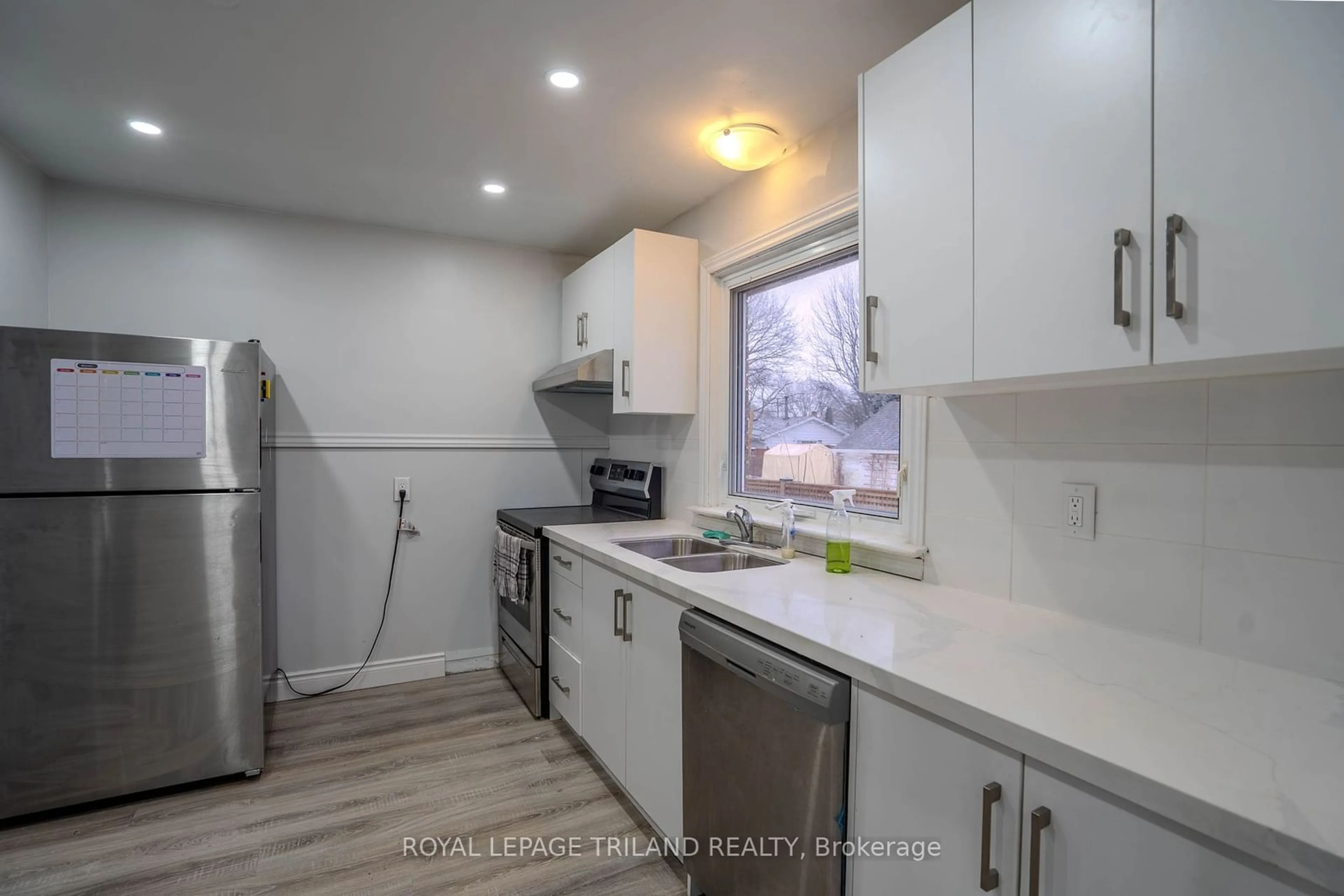 Standard kitchen for 103 Churchill St, Chatham-Kent Ontario N7L 3T4