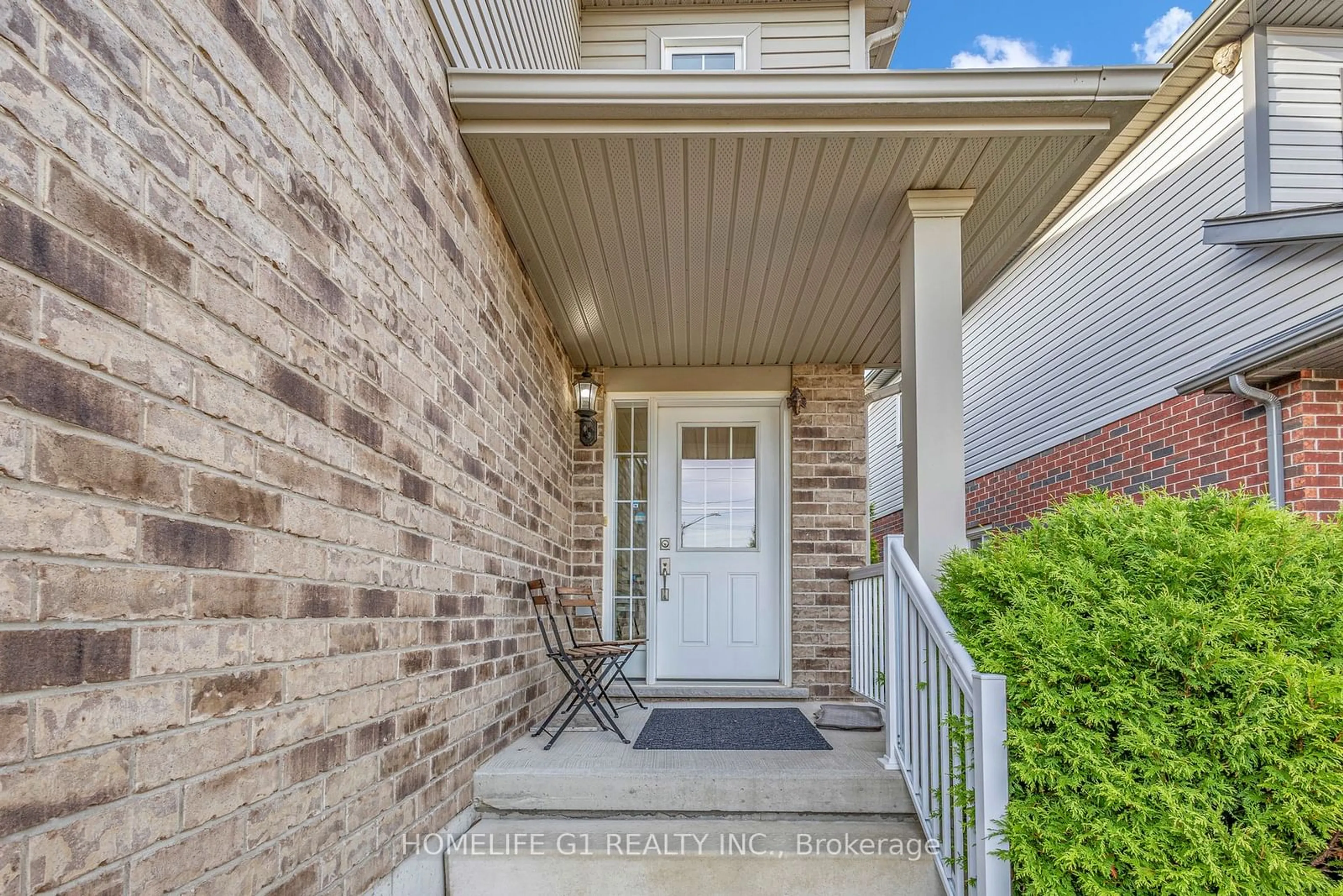 Home with brick exterior material for 174 Parkvale Dr, Kitchener Ontario N2R 1Z1