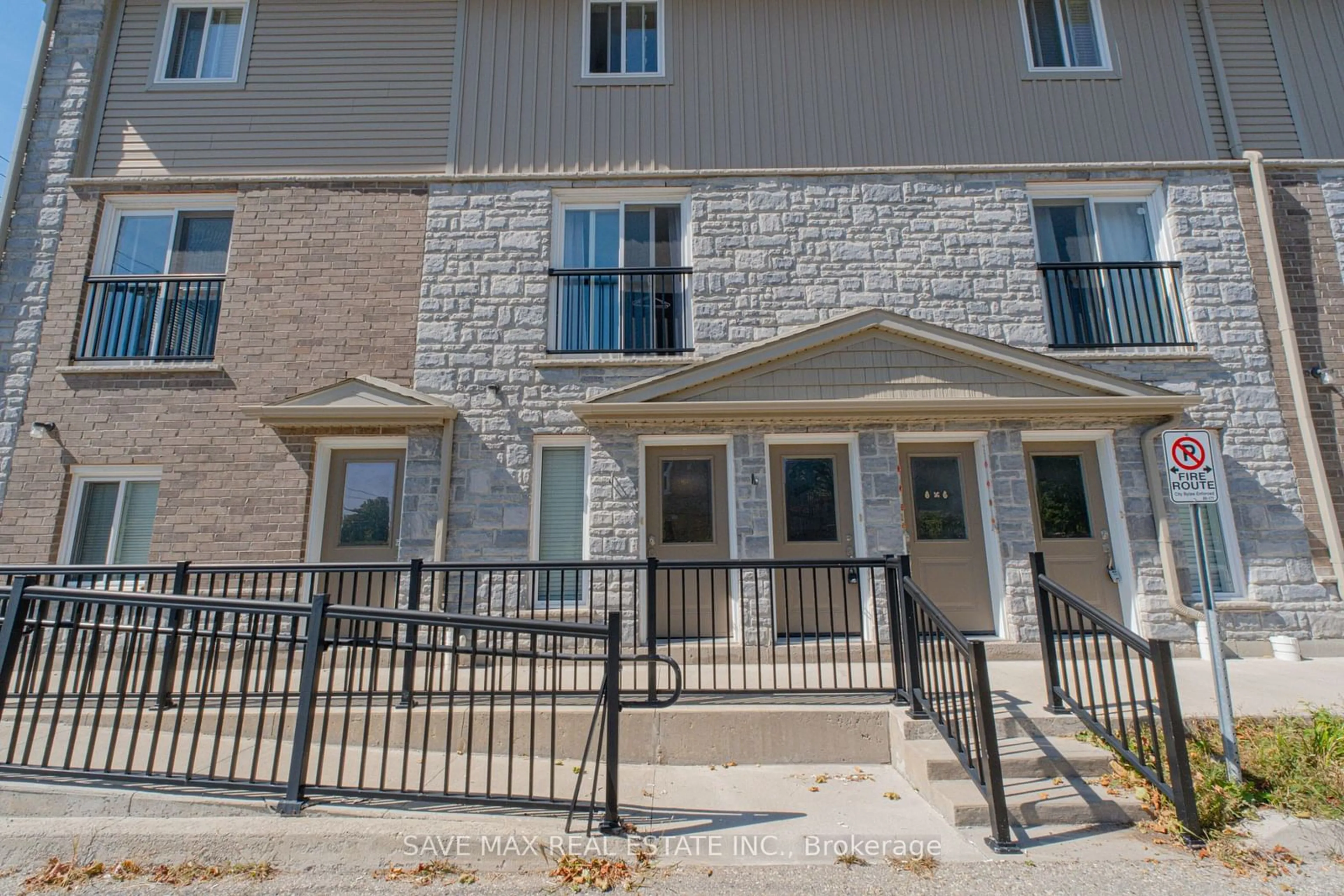 A pic from exterior of the house or condo for 122 Courtland Ave #3, Kitchener Ontario N2G 0B8