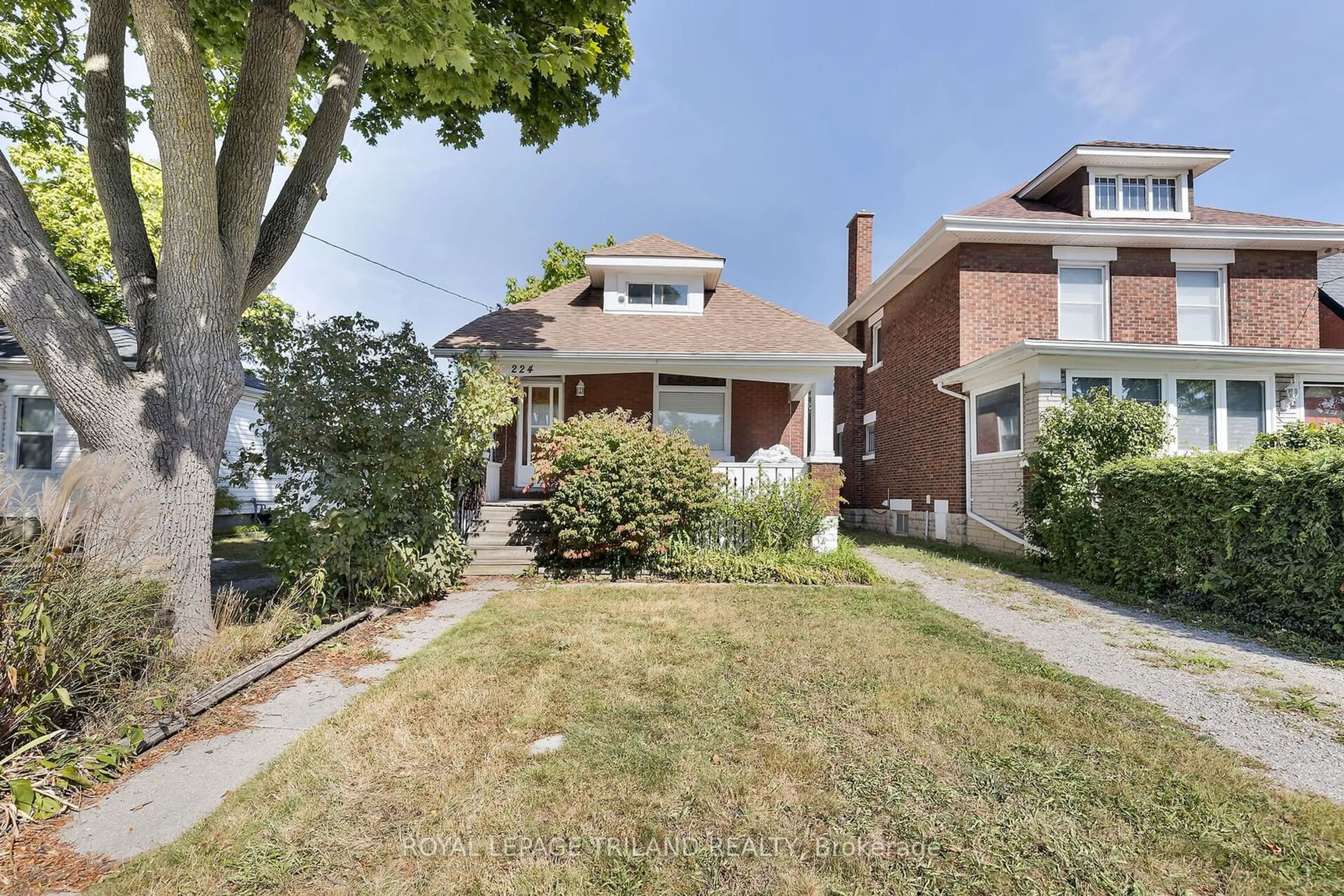 Frontside or backside of a home for 224 Waterloo St, London Ontario N6B 2N3