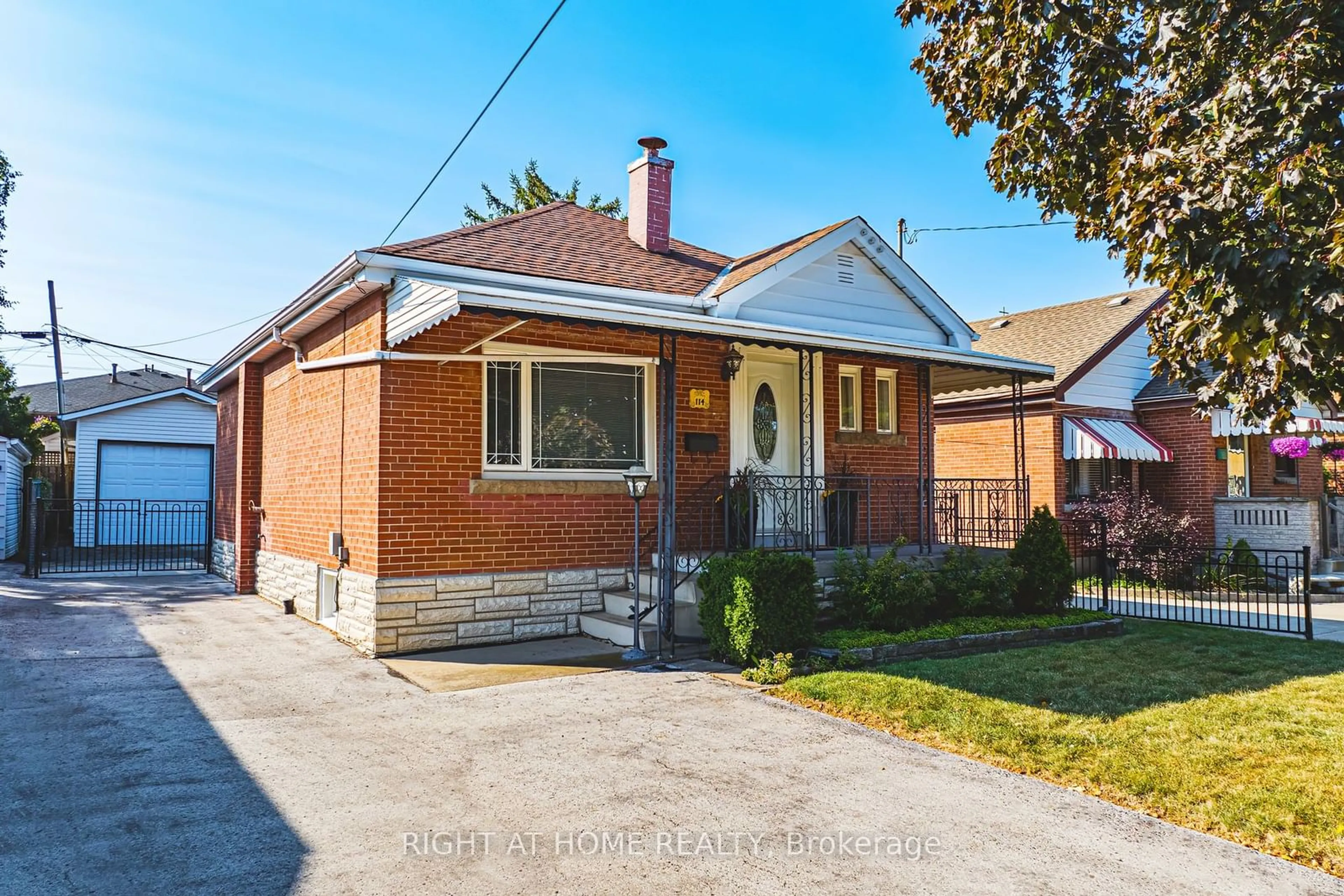 Home with brick exterior material for 114 Glencarry Ave, Hamilton Ontario L8K 3R6