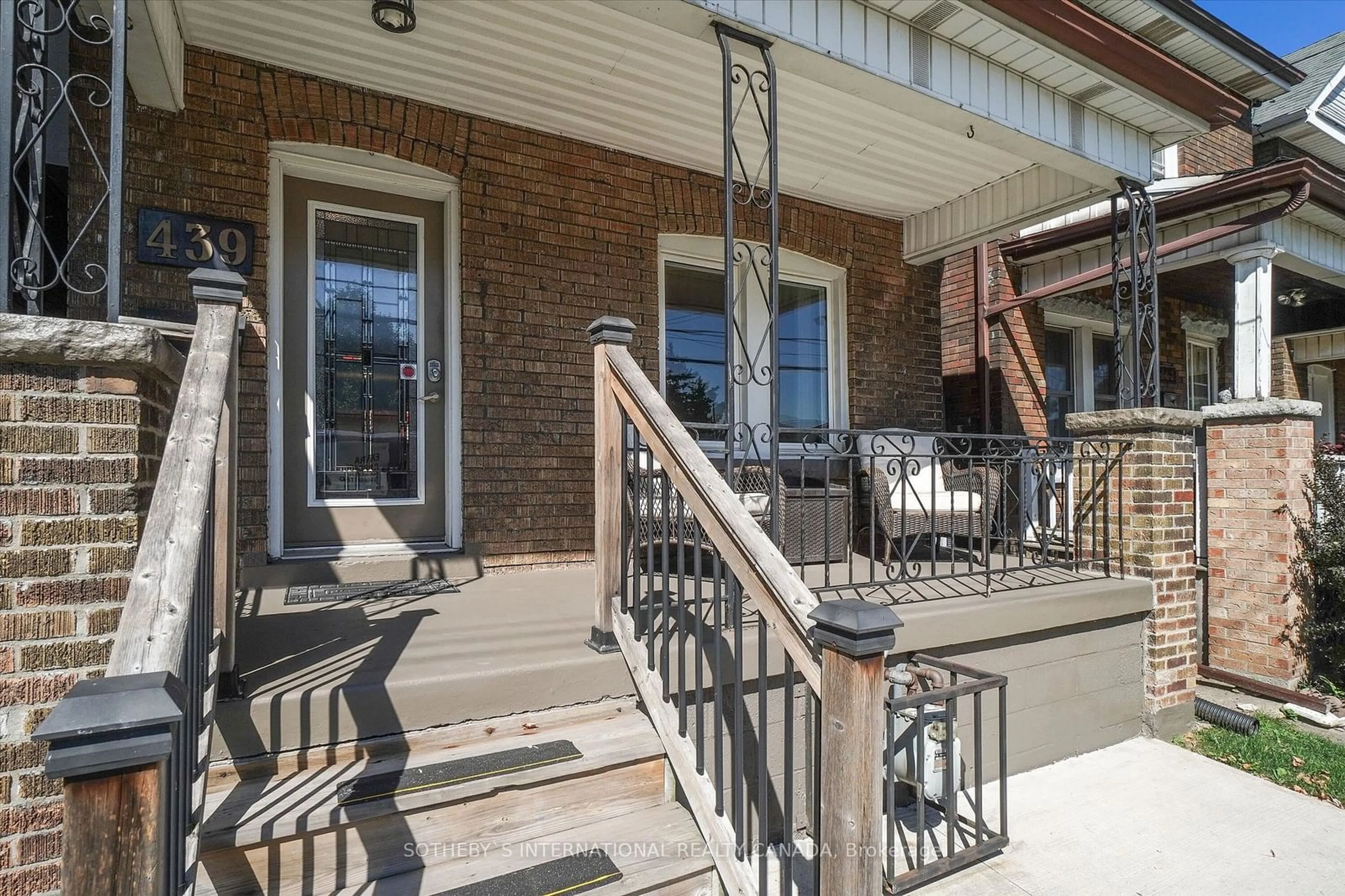 Patio for 439 Hughson St, Hamilton Ontario L8L 4N4