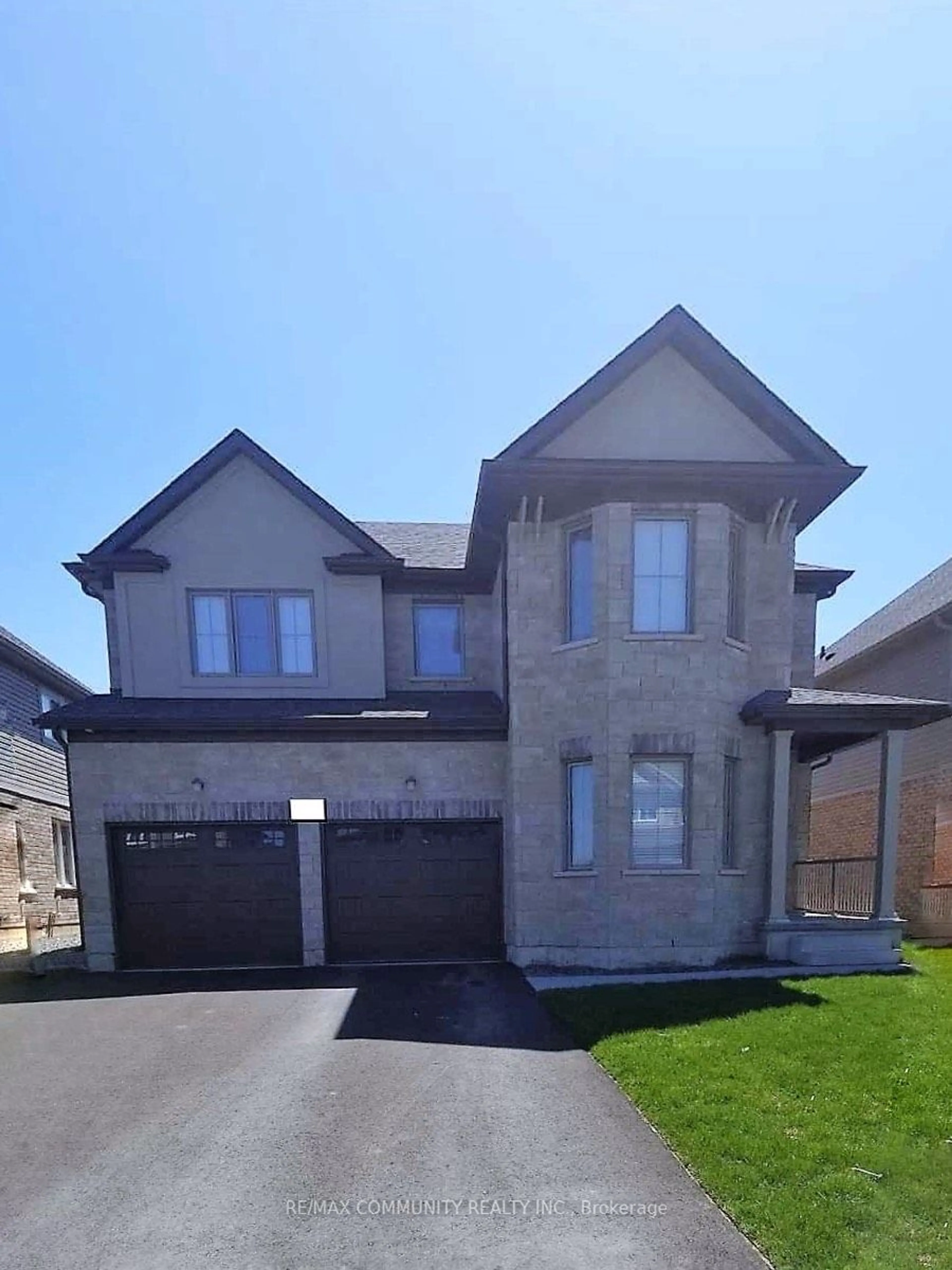 Frontside or backside of a home, the street view for 4492 Shuttleworth Dr, Niagara Falls Ontario L2G 0X4