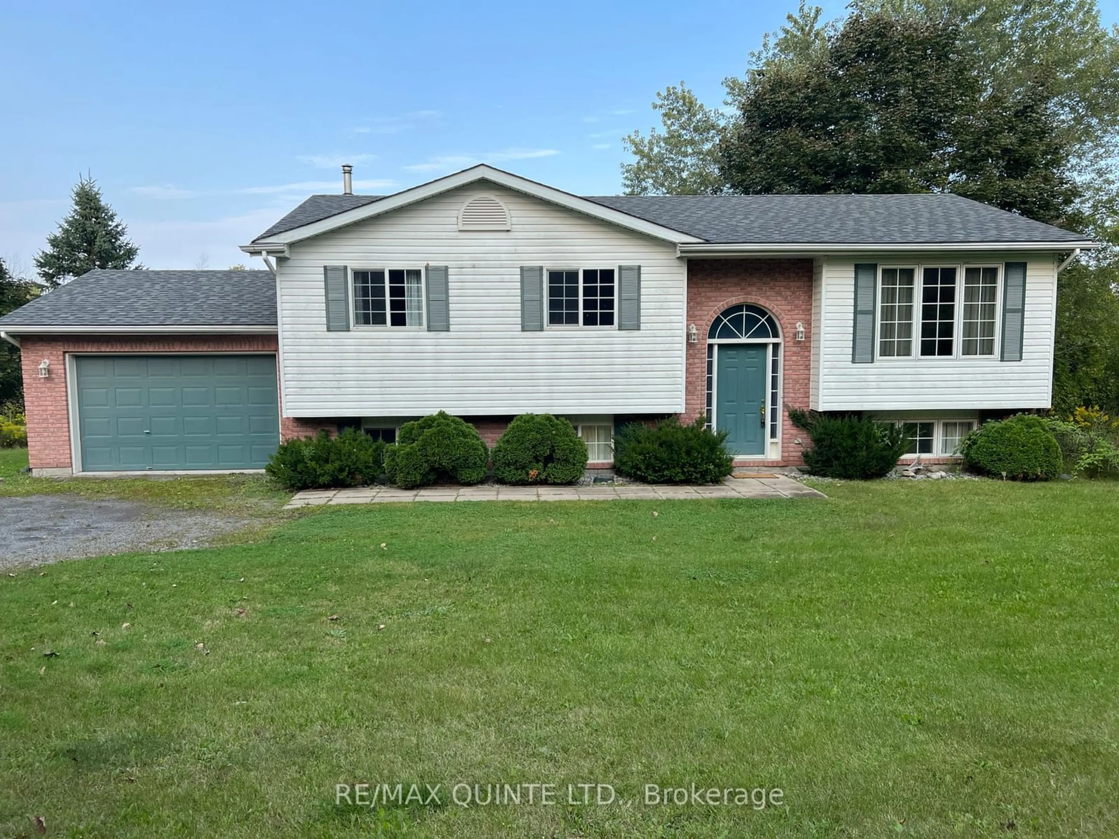 Frontside or backside of a home, cottage for 887 Zion Rd, Quinte West Ontario K0K 2C0