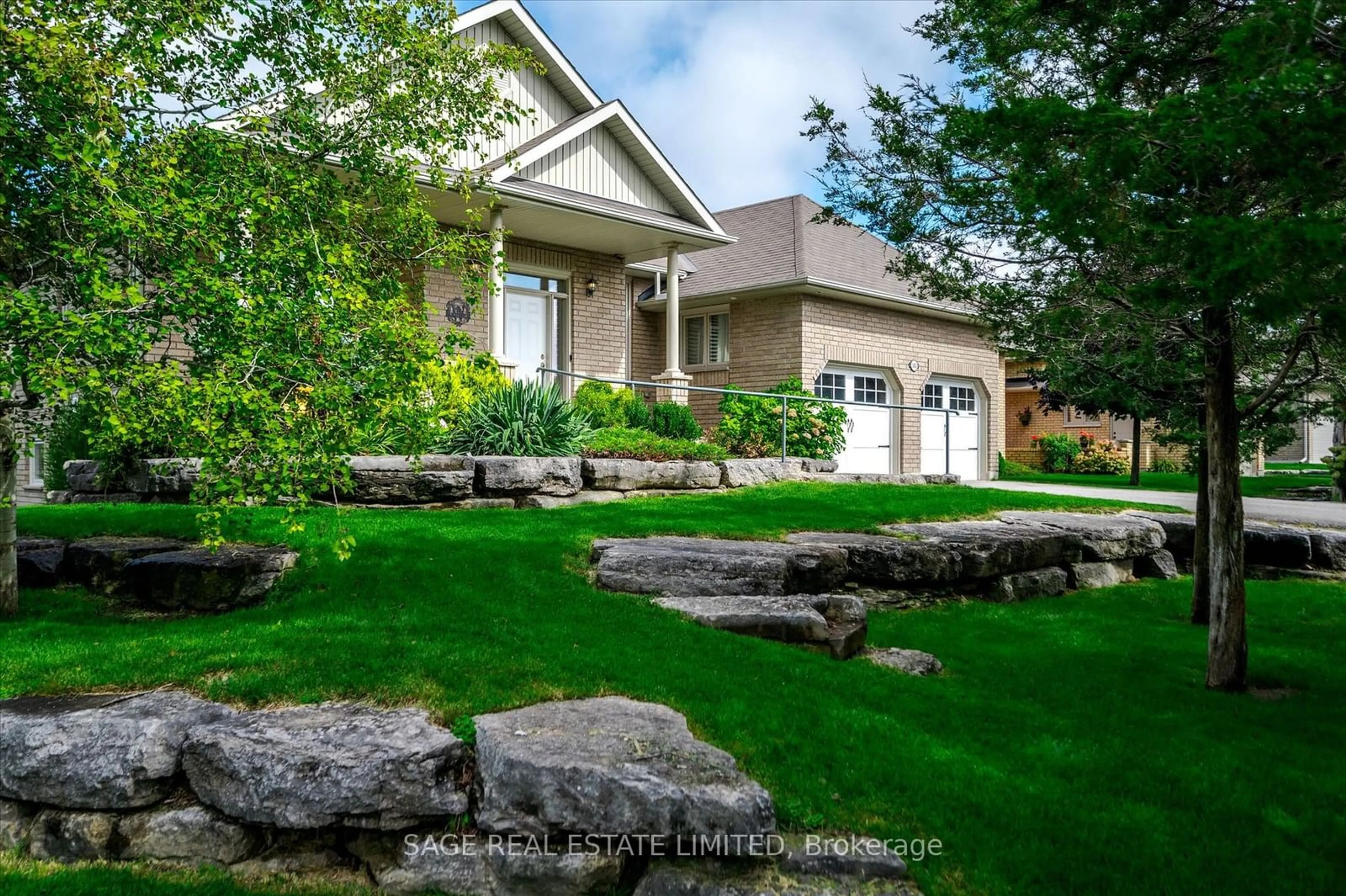 Frontside or backside of a home for 103 South Harbour Dr, Kawartha Lakes Ontario K0M 1A0