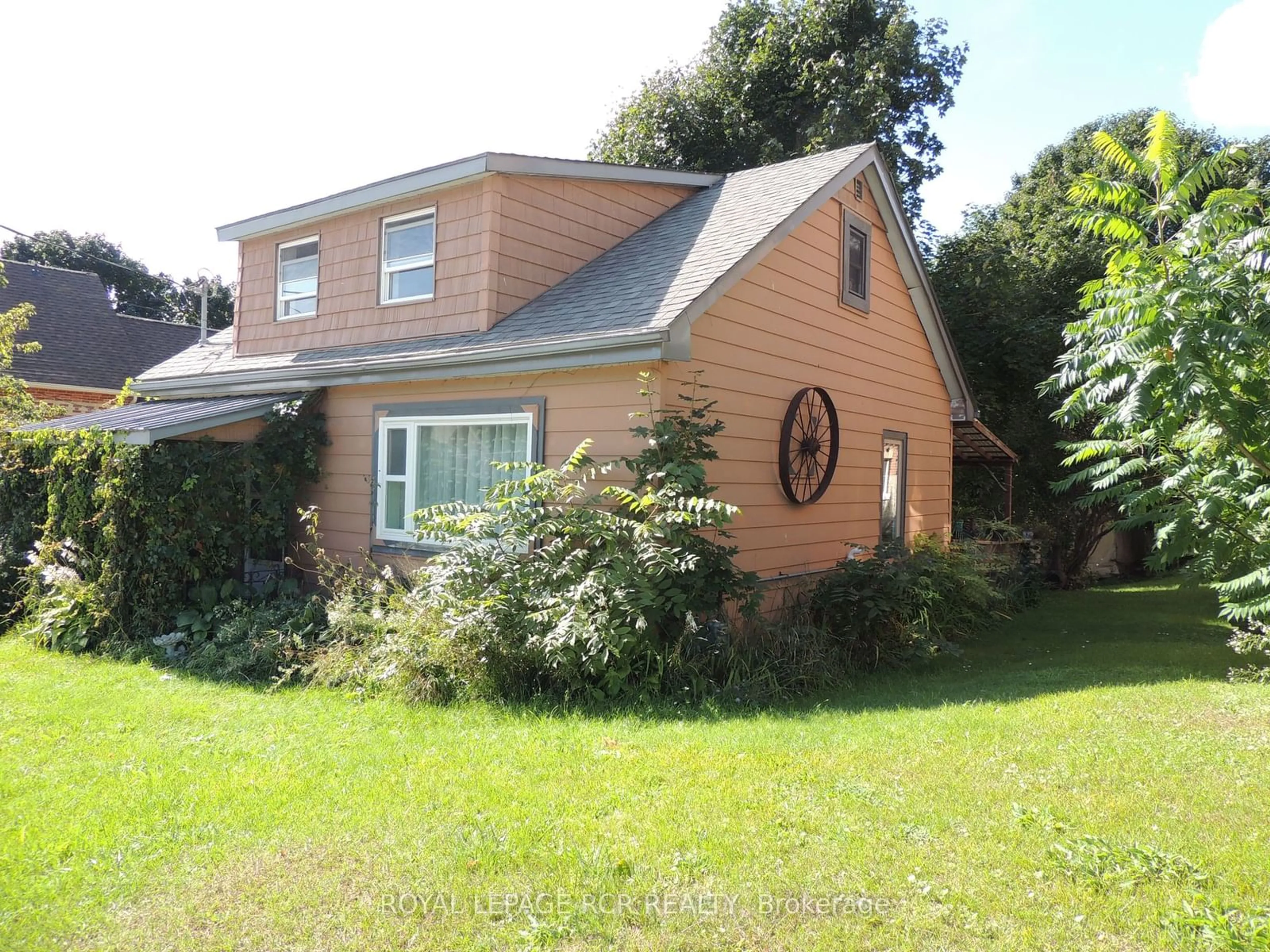 Frontside or backside of a home, cottage for 44 Collingwood St, Grey Highlands Ontario N0C 1E0