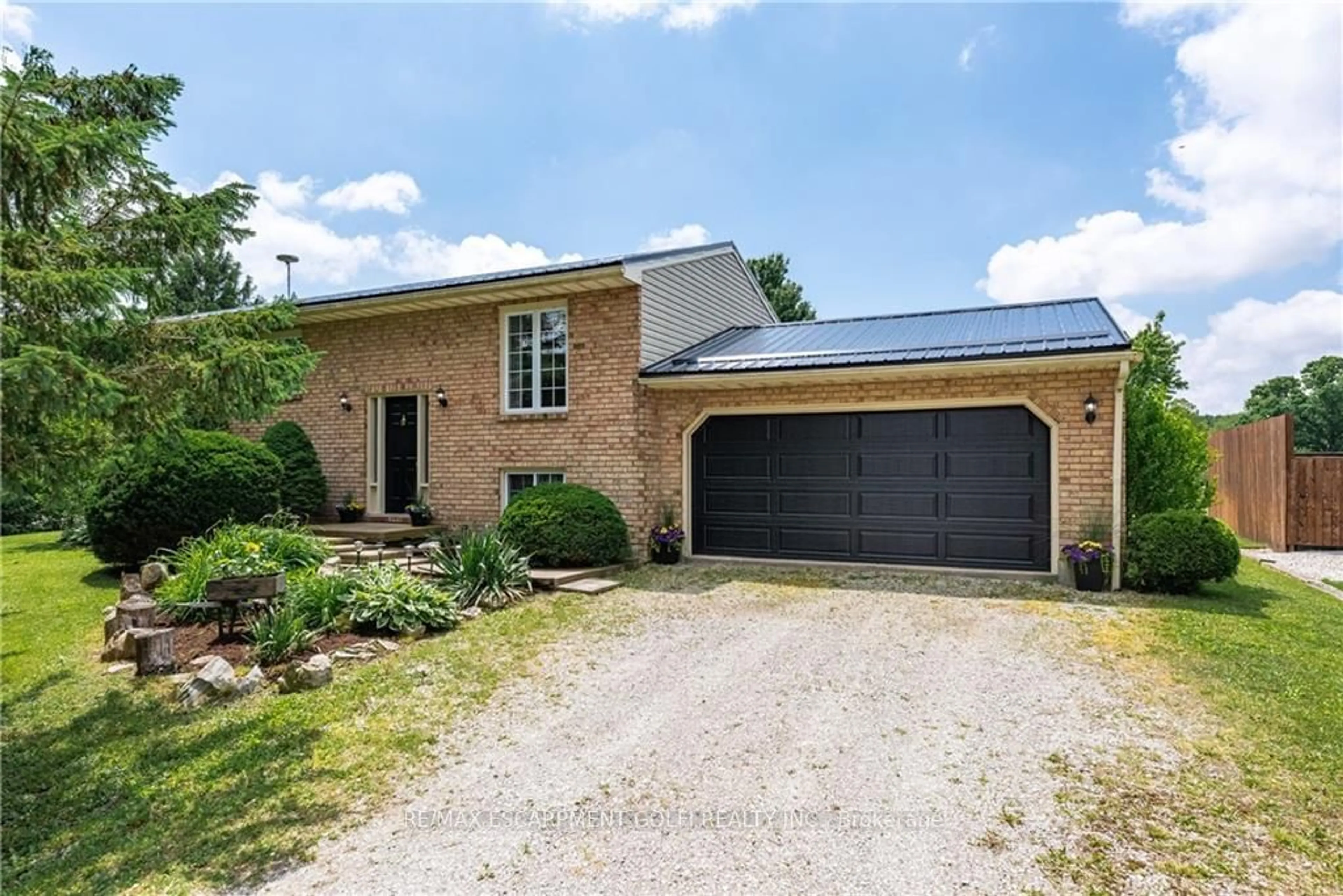 Home with brick exterior material for 37 Younge Rd, Haldimand Ontario N1A 2W7