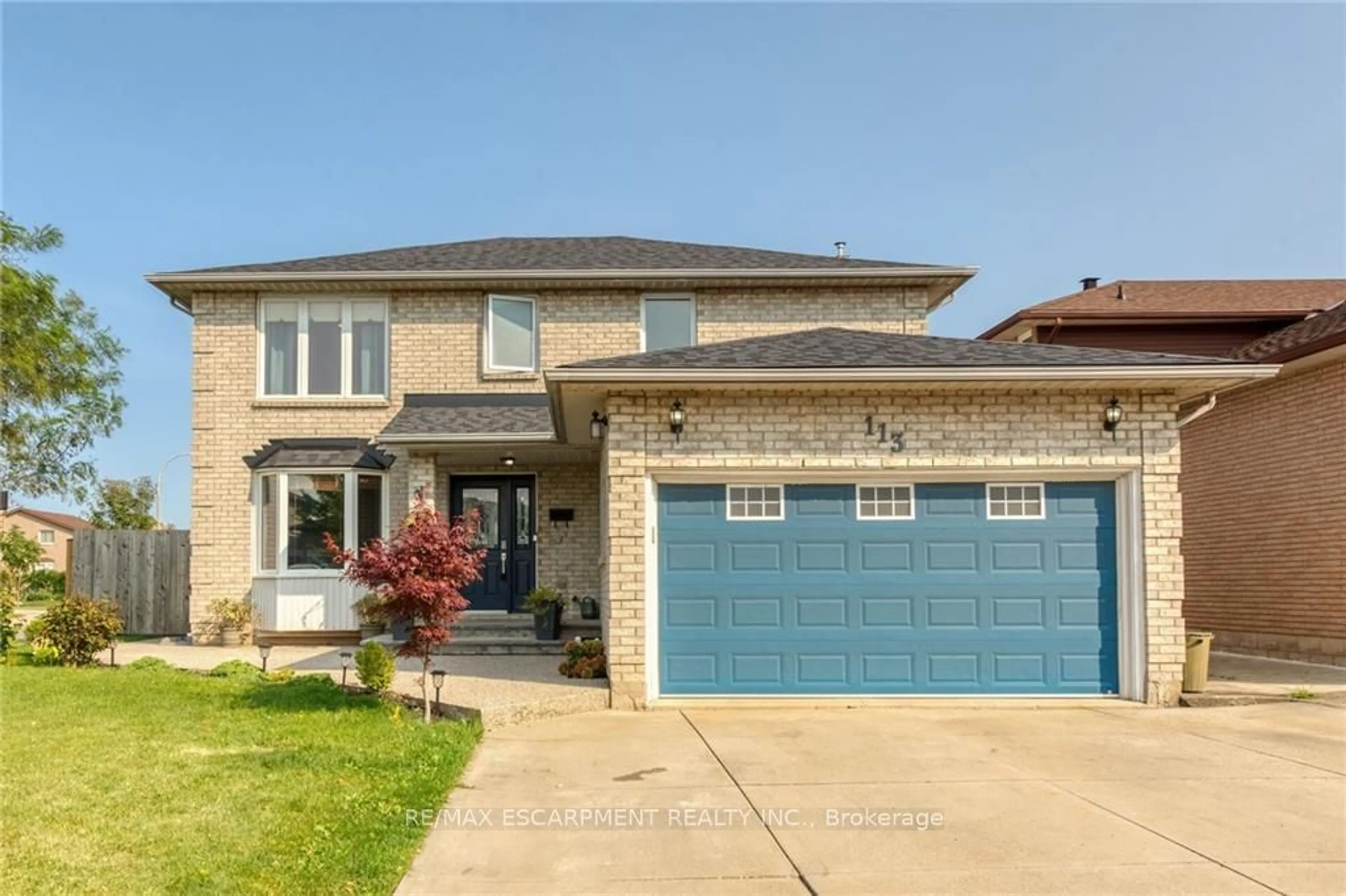 Frontside or backside of a home, the street view for 113 VALERA Dr, Hamilton Ontario L8E 4T6