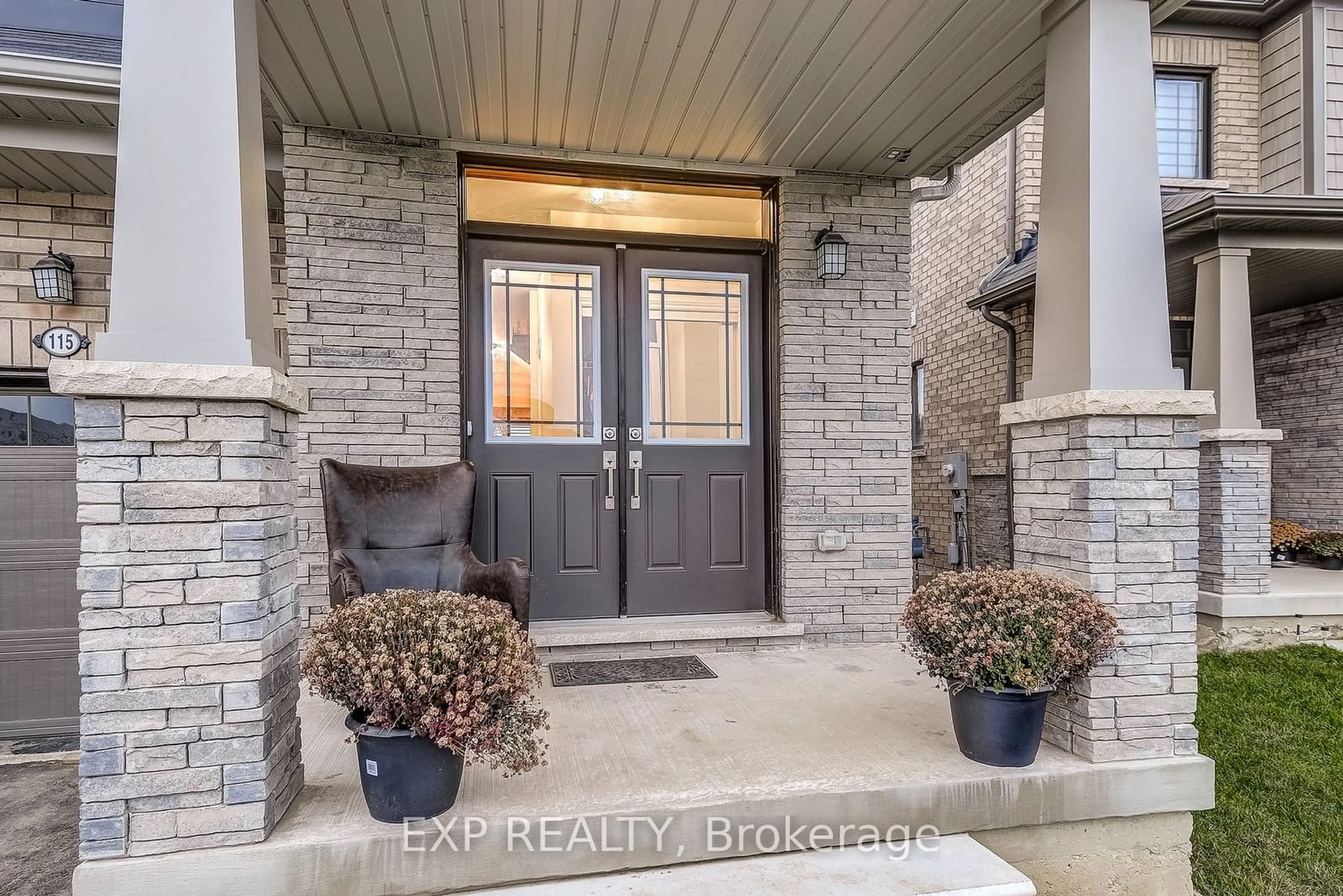 Indoor entryway for 115 Vanilla Tr, Thorold Ontario L2E 6S4