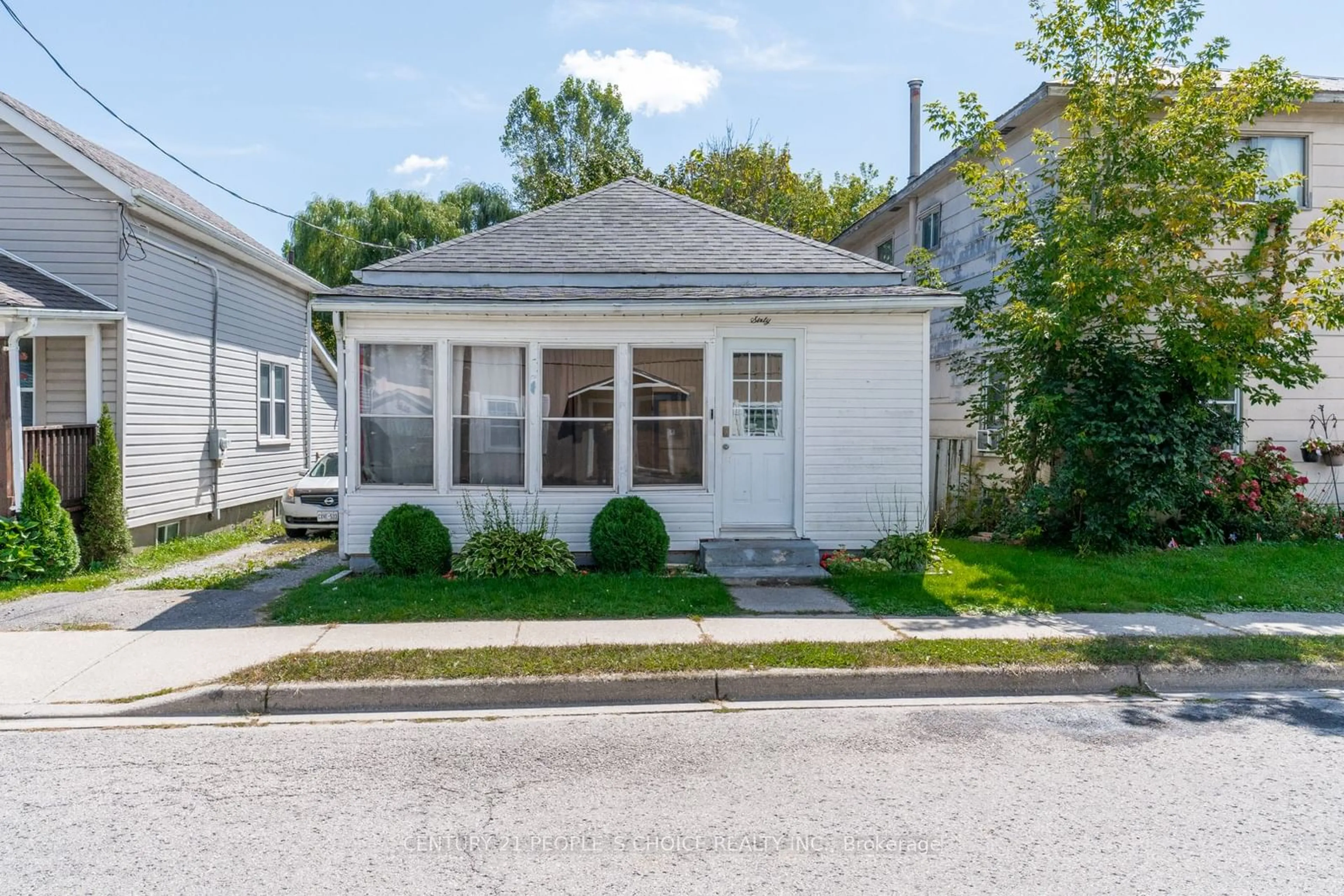 Frontside or backside of a home, cottage for 60 Patterson St, Norfolk Ontario N3Y 1J3