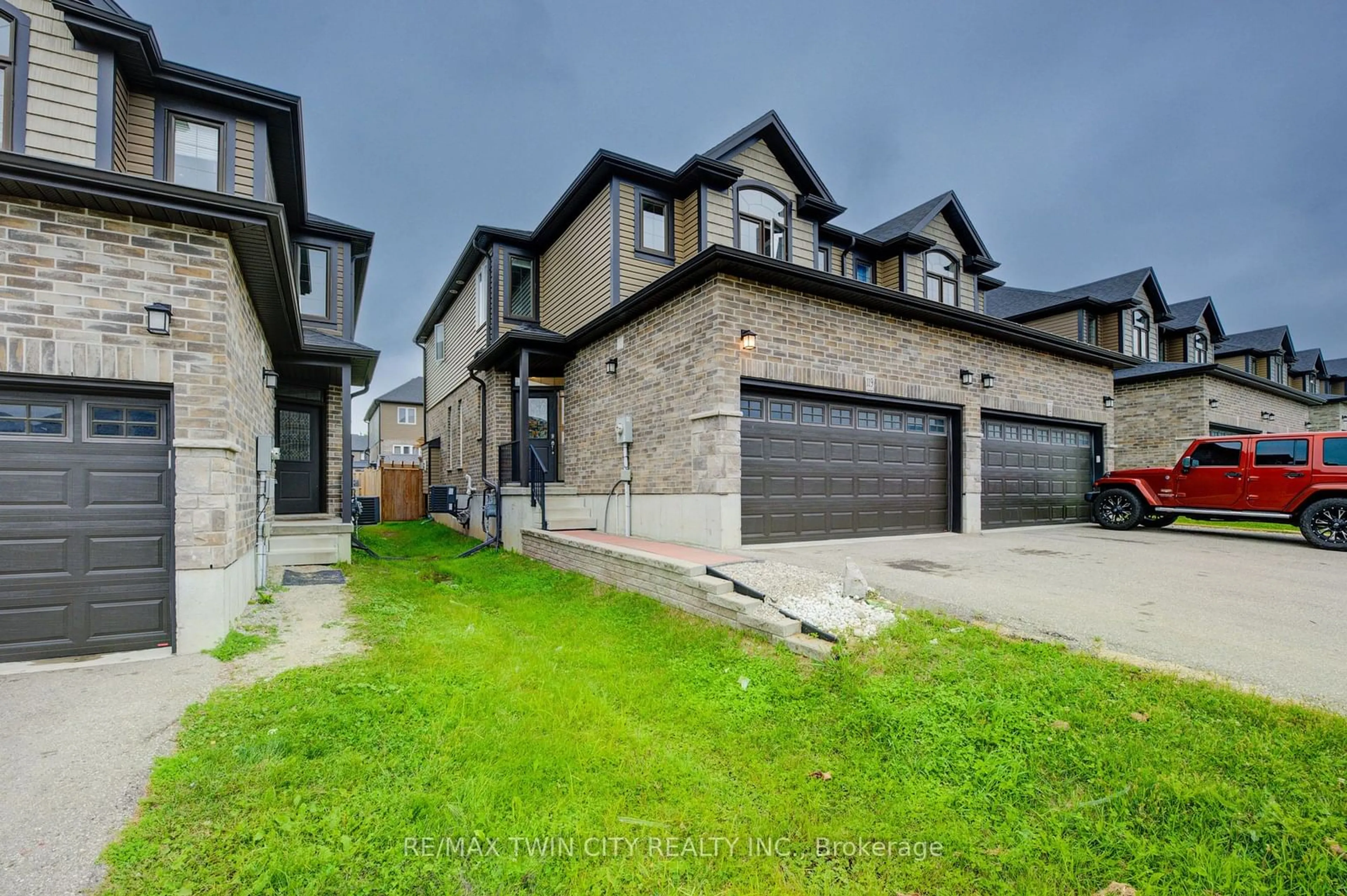 A pic from exterior of the house or condo, the street view for 119 Links Cres, Woodstock Ontario N4T 0K7