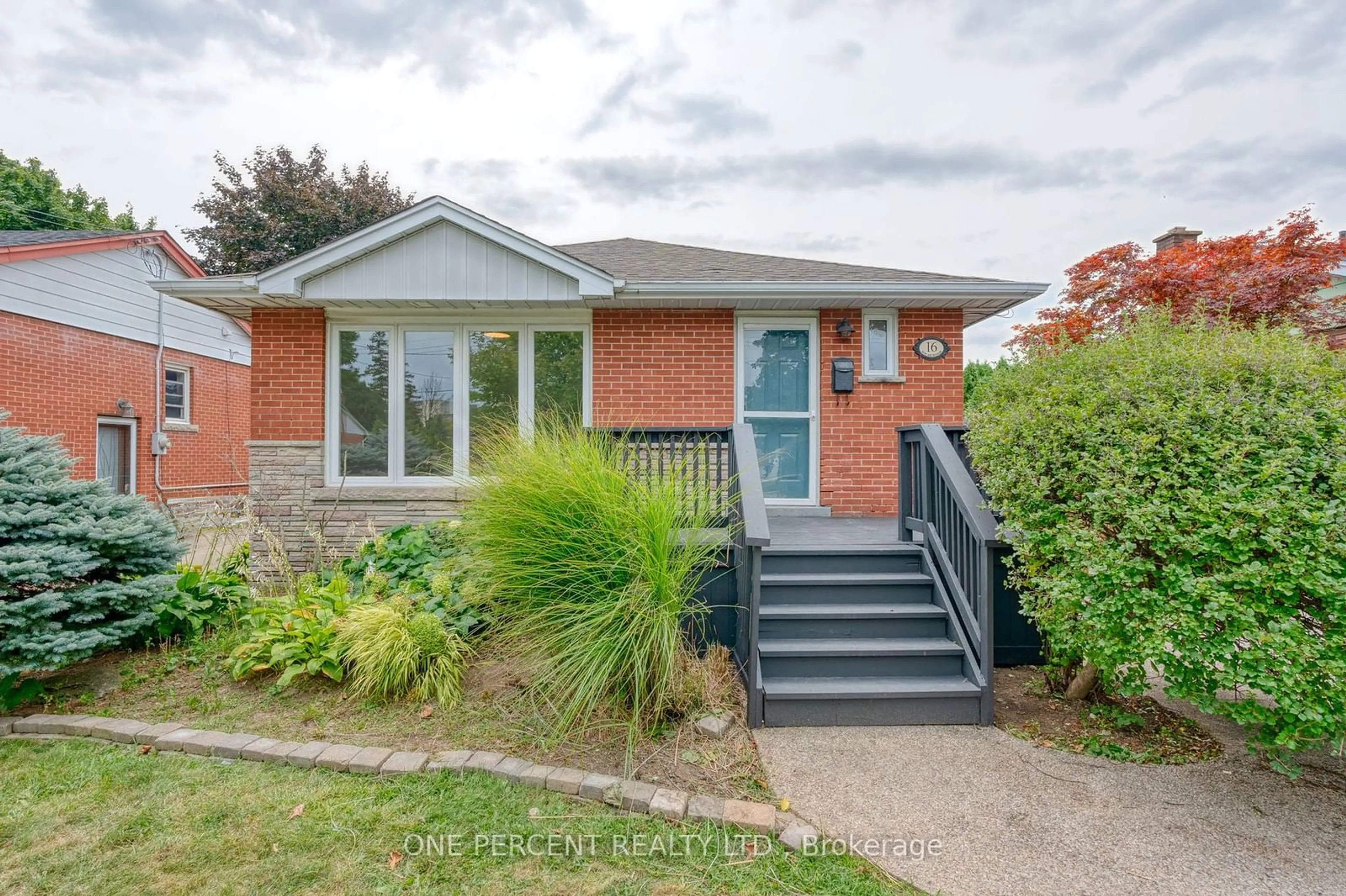 Home with brick exterior material for 16 Wildewood Ave, Hamilton Ontario L8T 1X3