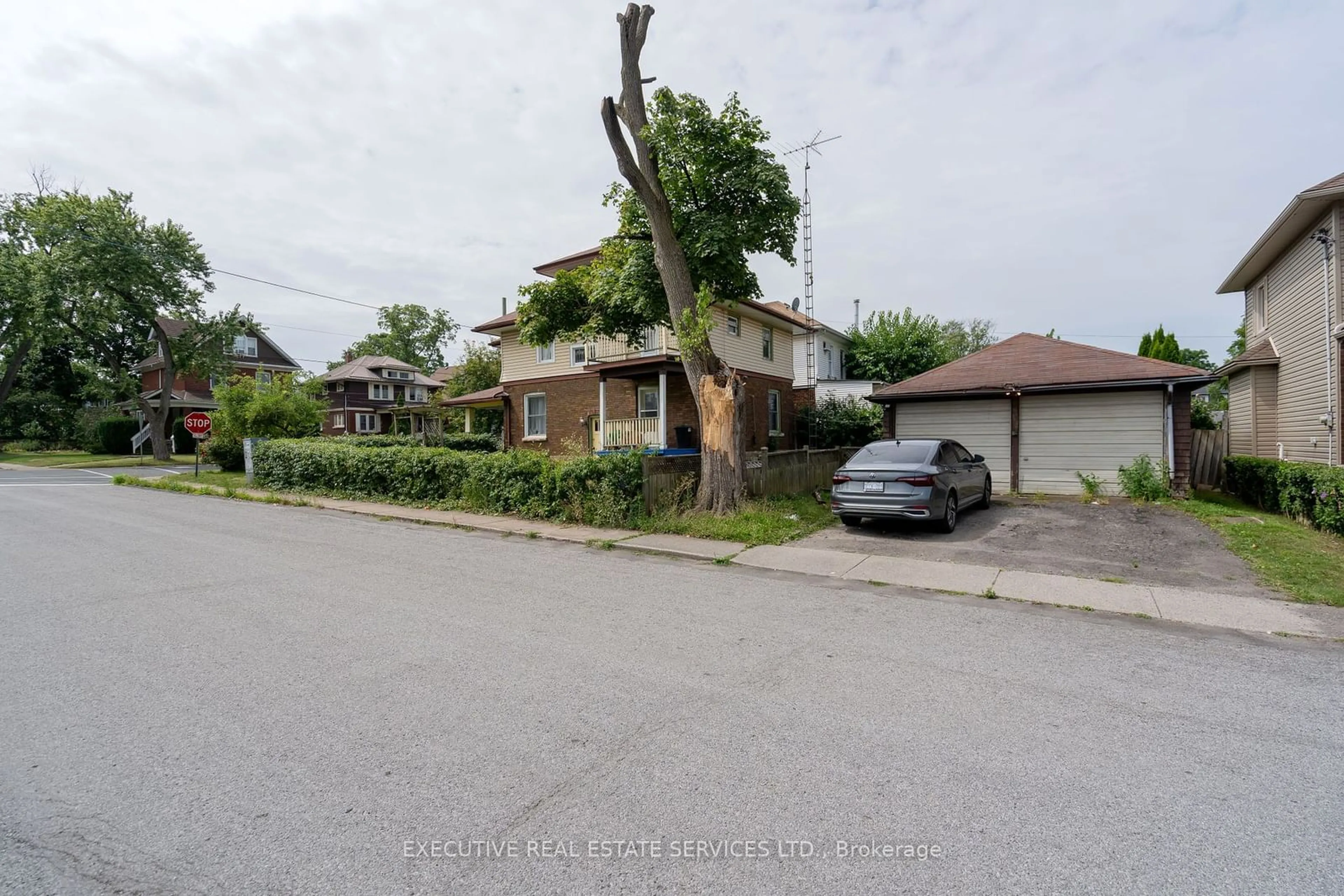 Street view for 4965 Jepson St, Niagara Falls Ontario L2E 1K3