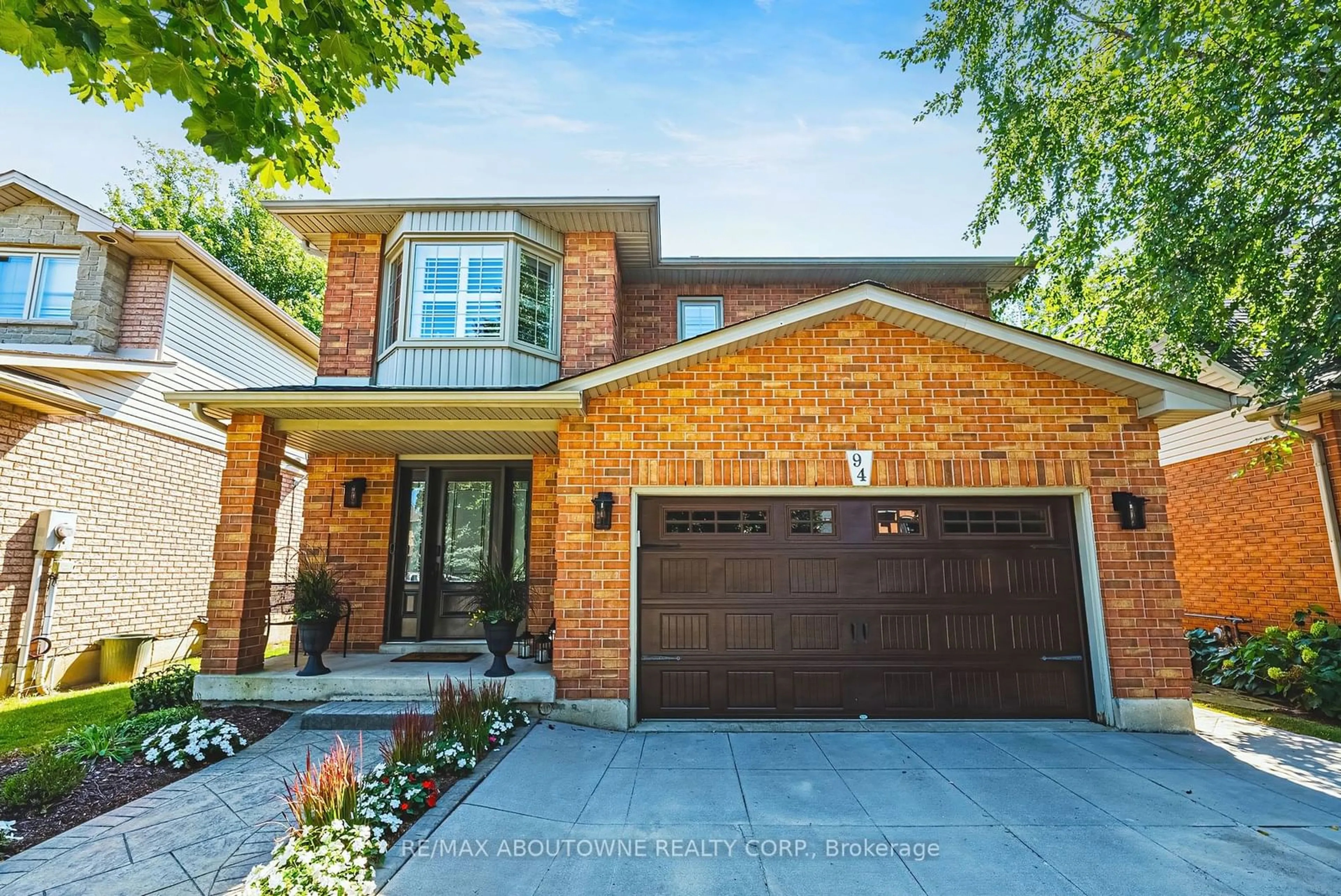 Home with brick exterior material for 94 Valmont St, Hamilton Ontario L9G 4Z4