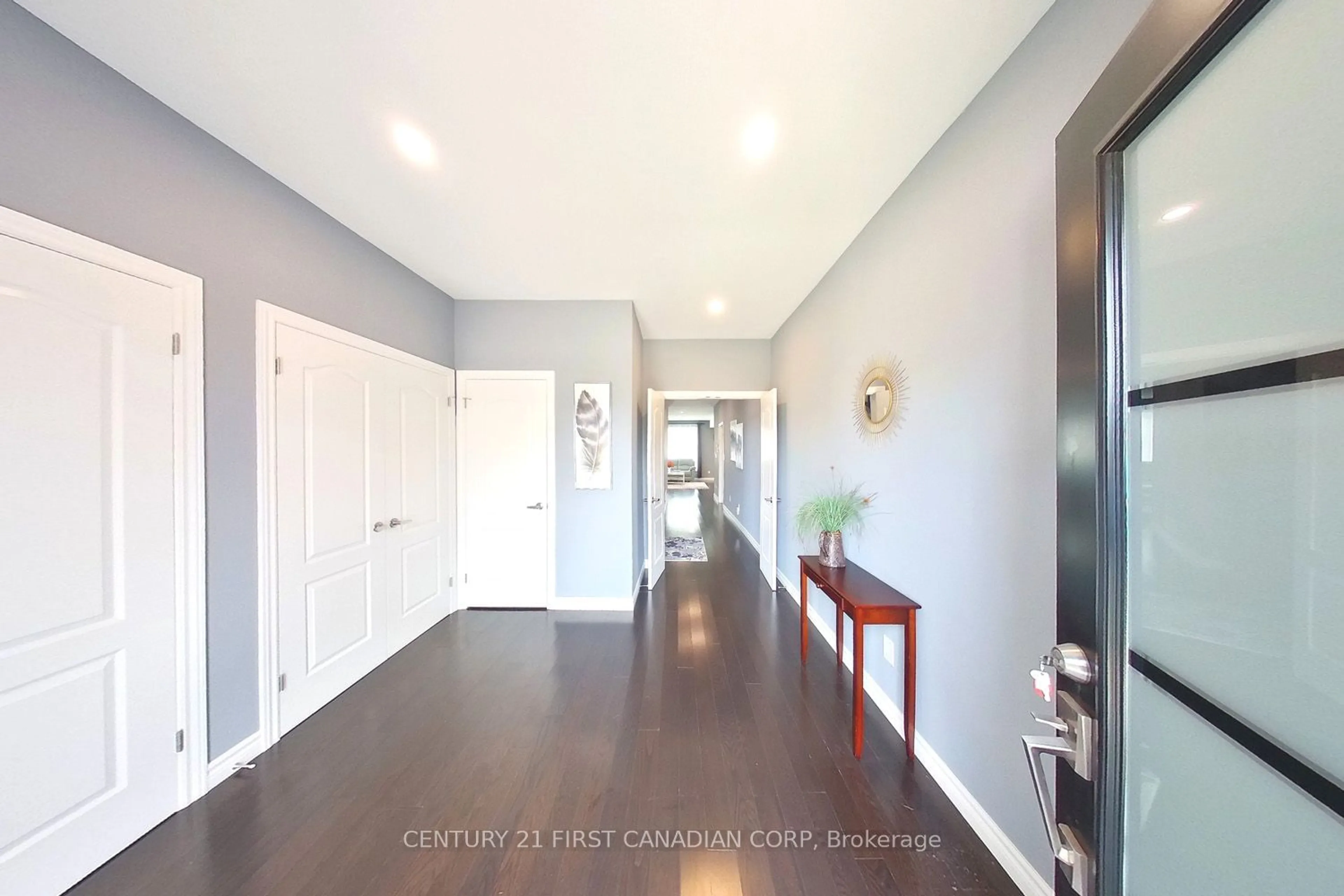 Indoor entryway for 2064 TRIBALWOOD St, London Ontario N6G 0J2