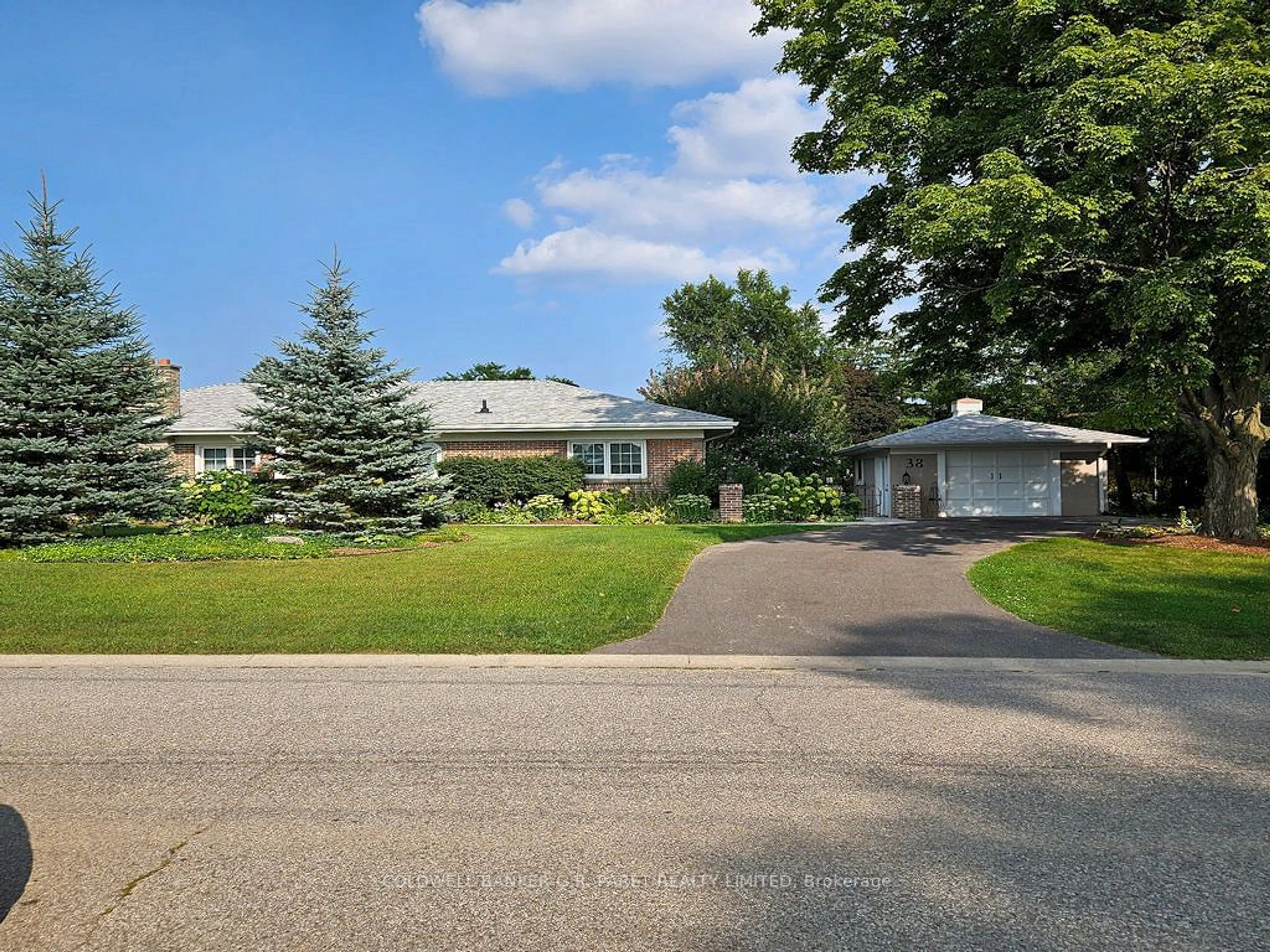 Frontside or backside of a home, the street view for 38 Golfdale Rd, Brantford Ontario N3T 5H7