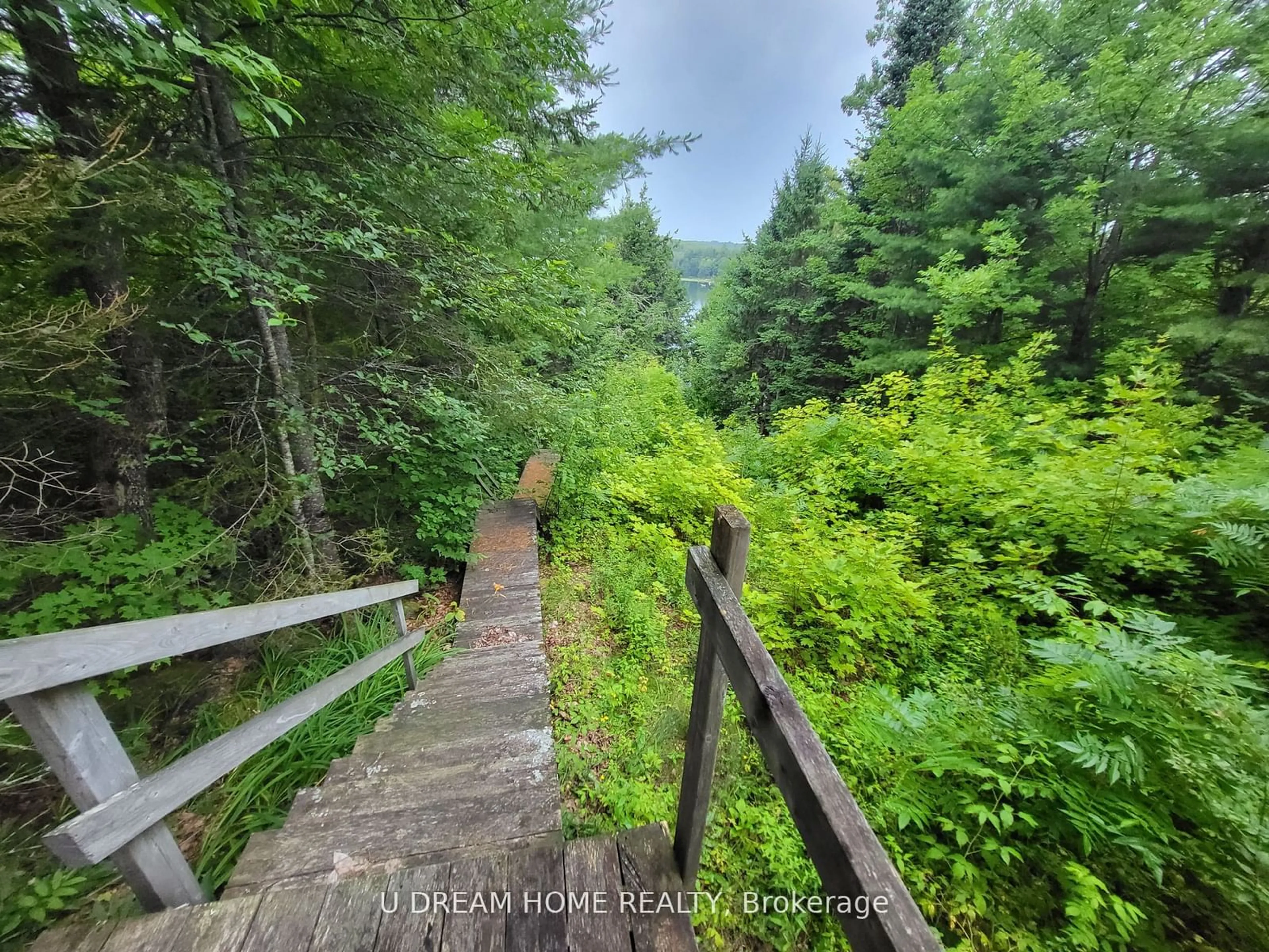 Stairs for 454 Silver Lake Rd, Magnetawan Ontario P0A 1P0