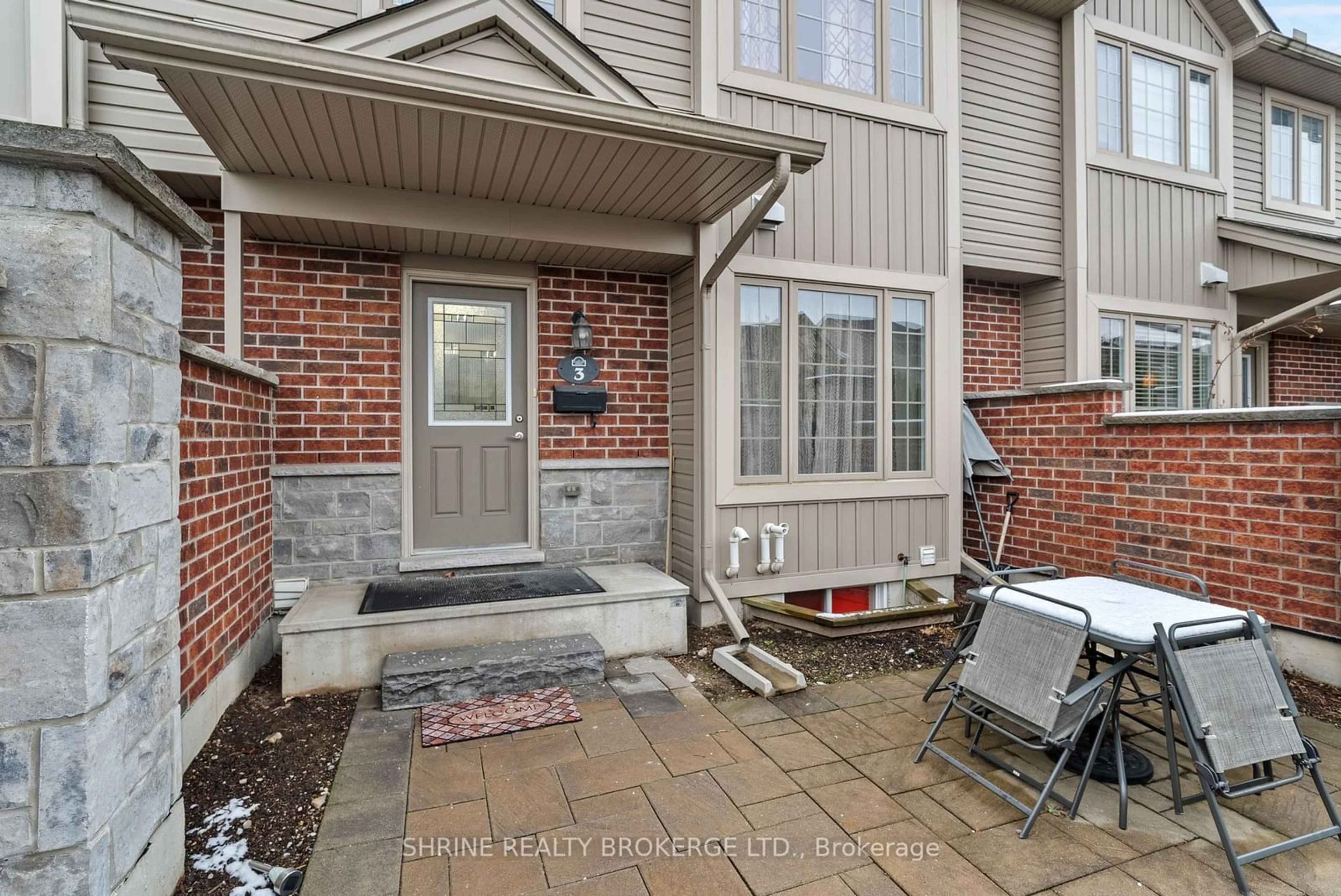 A pic from exterior of the house or condo for 1010 Fanshawe Park Rd #3, London Ontario N5X 0K9