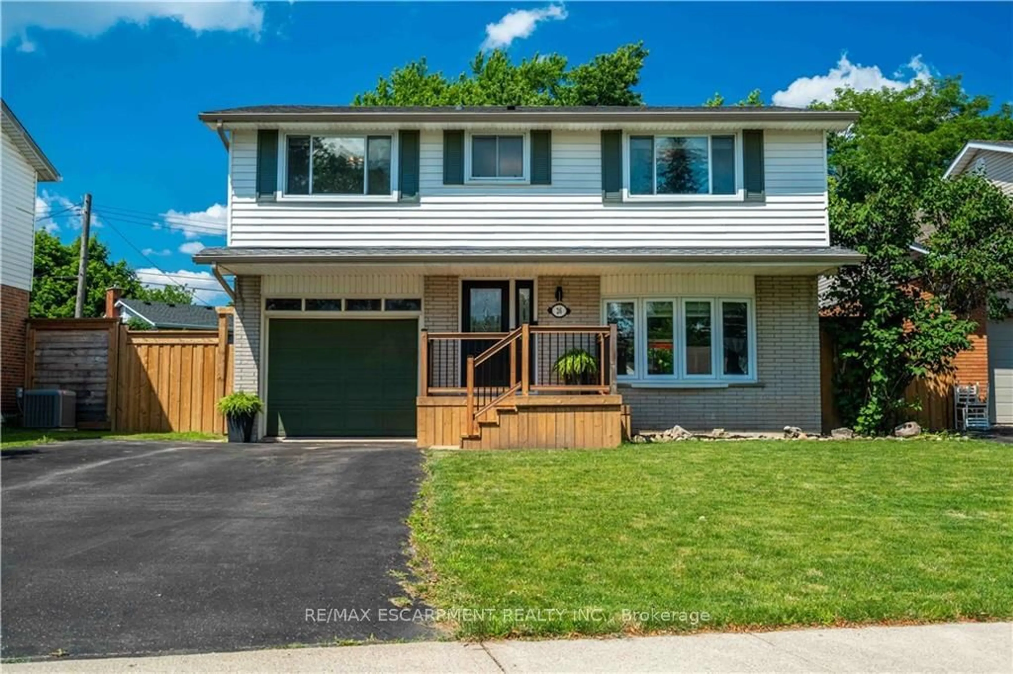 Frontside or backside of a home for 26 Elkwood Dr, Hamilton Ontario L9C 2T3