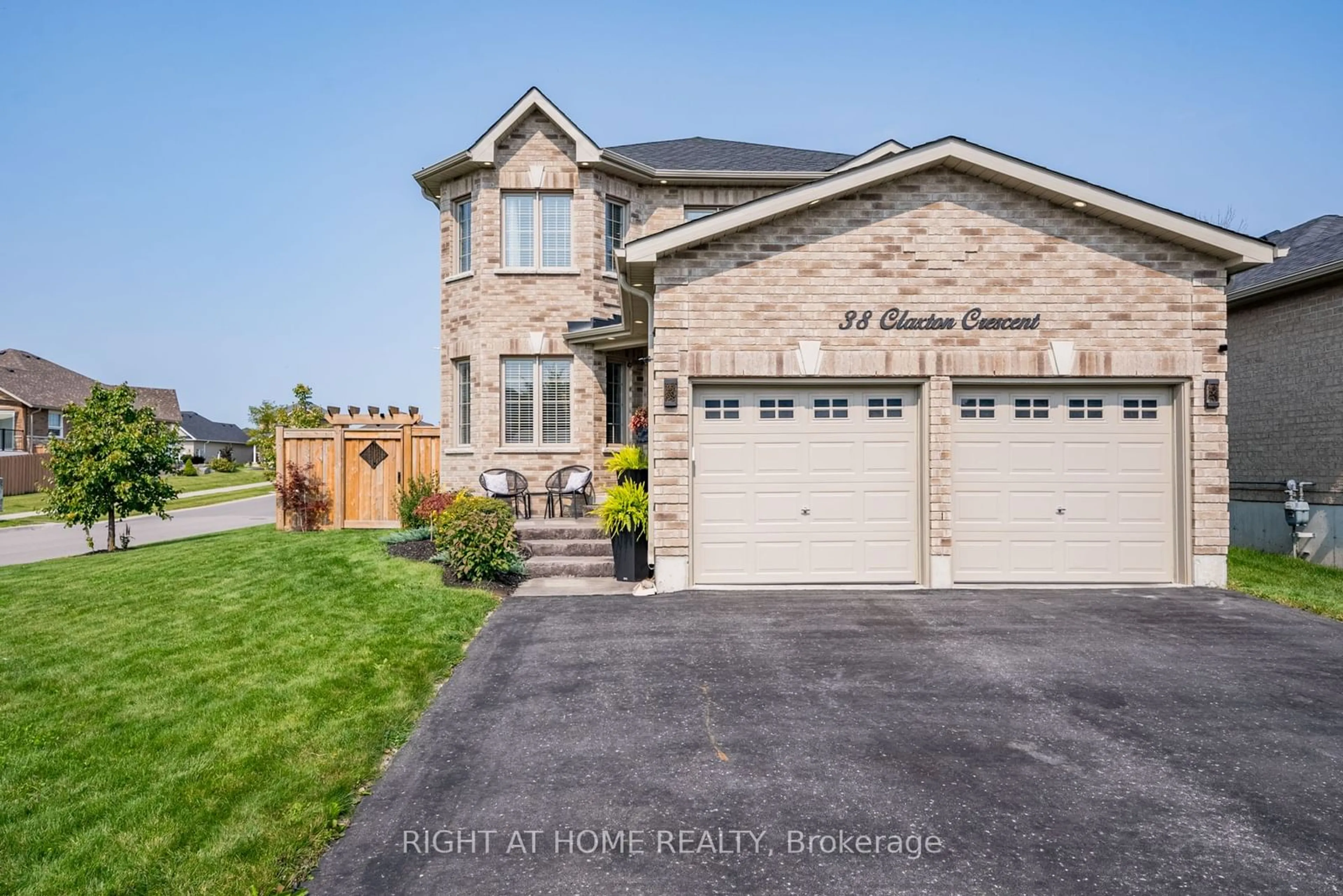 Frontside or backside of a home, the street view for 38 Claxton Cres, Kawartha Lakes Ontario K9V 0N2