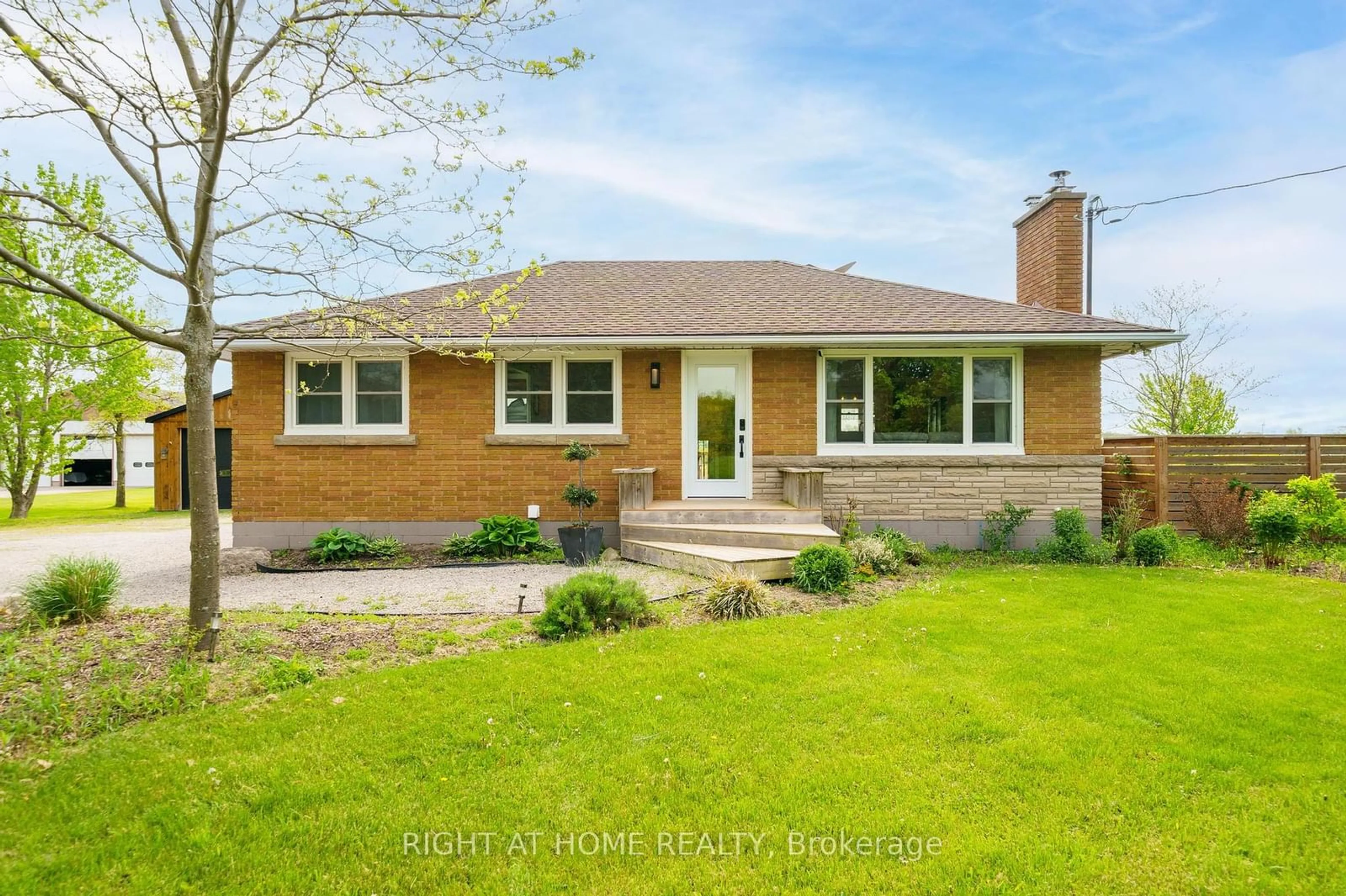 Frontside or backside of a home, cottage for 2411 Shurie Rd, West Lincoln Ontario L0R 2A0