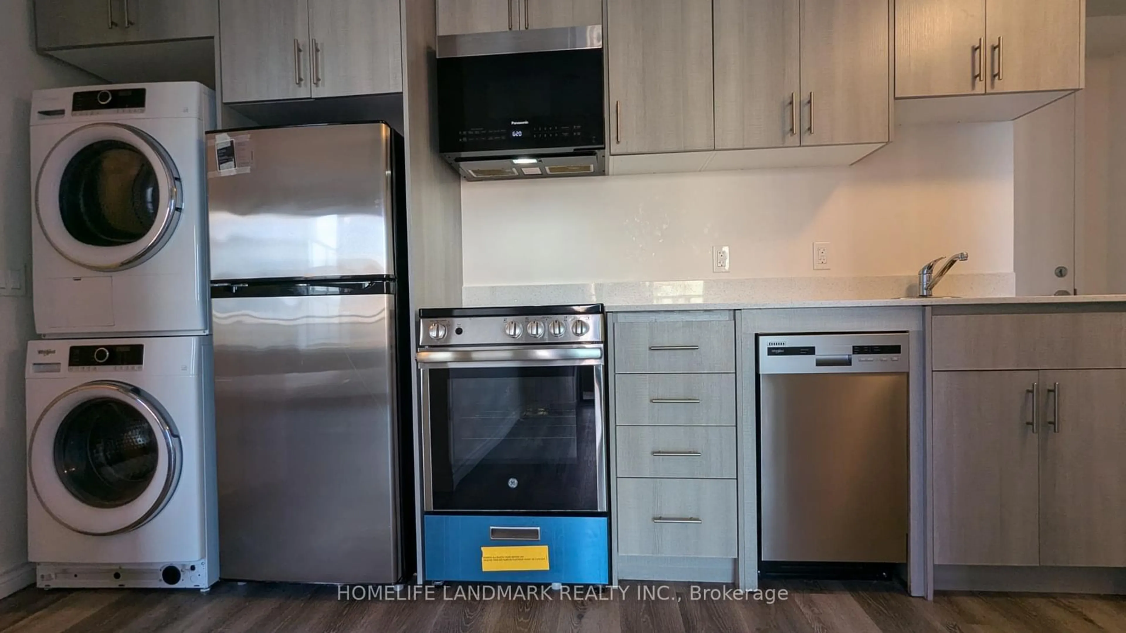 Standard kitchen, wood/laminate floor for 246 Lester St #803, Waterloo Ontario N2L 3W5