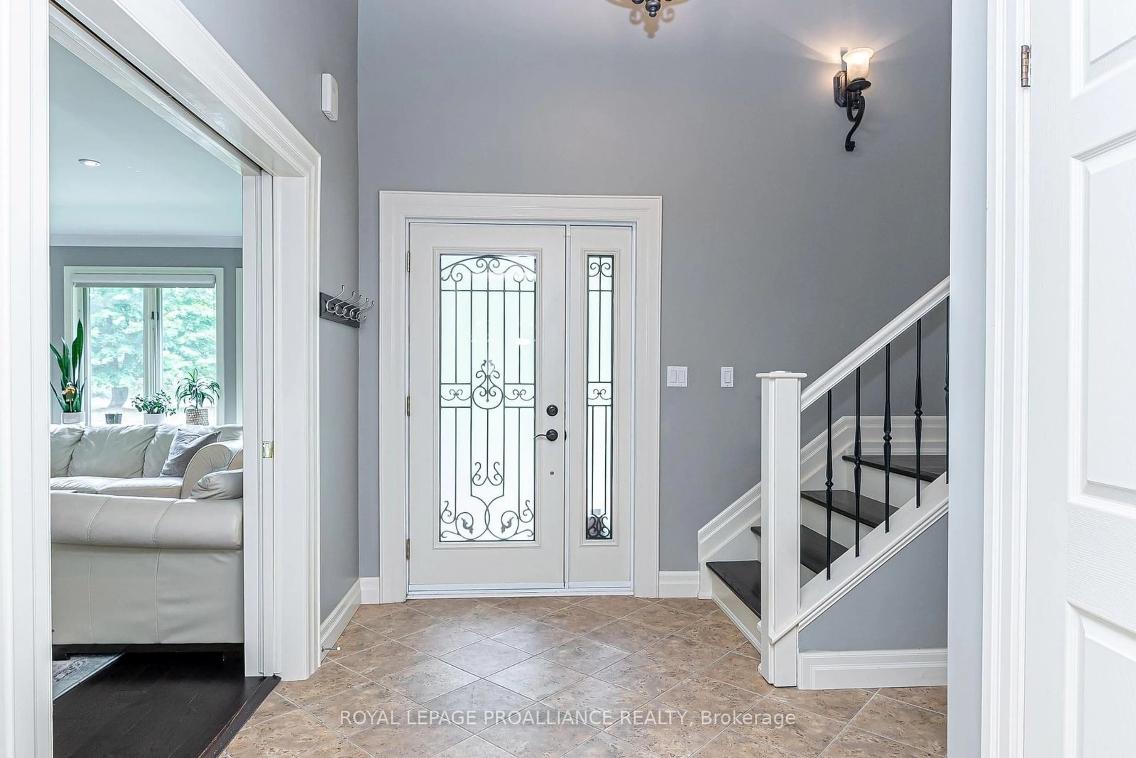 Indoor entryway, wood floors for 1800 Radage Rd, Kingston Ontario K7P 2Y8