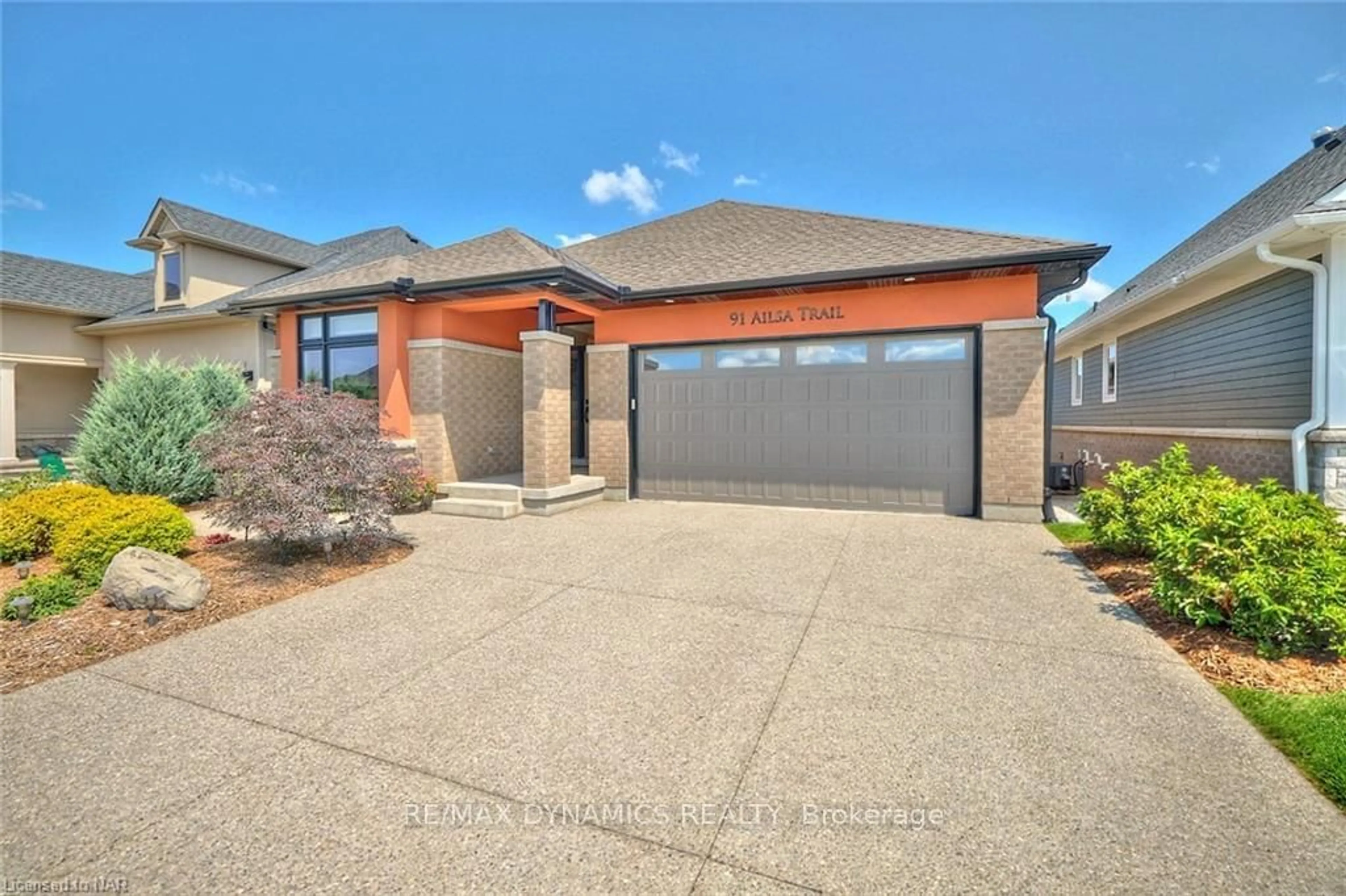 Frontside or backside of a home, the street view for 91 Ailsa Tr, Welland Ontario L3B 0E7