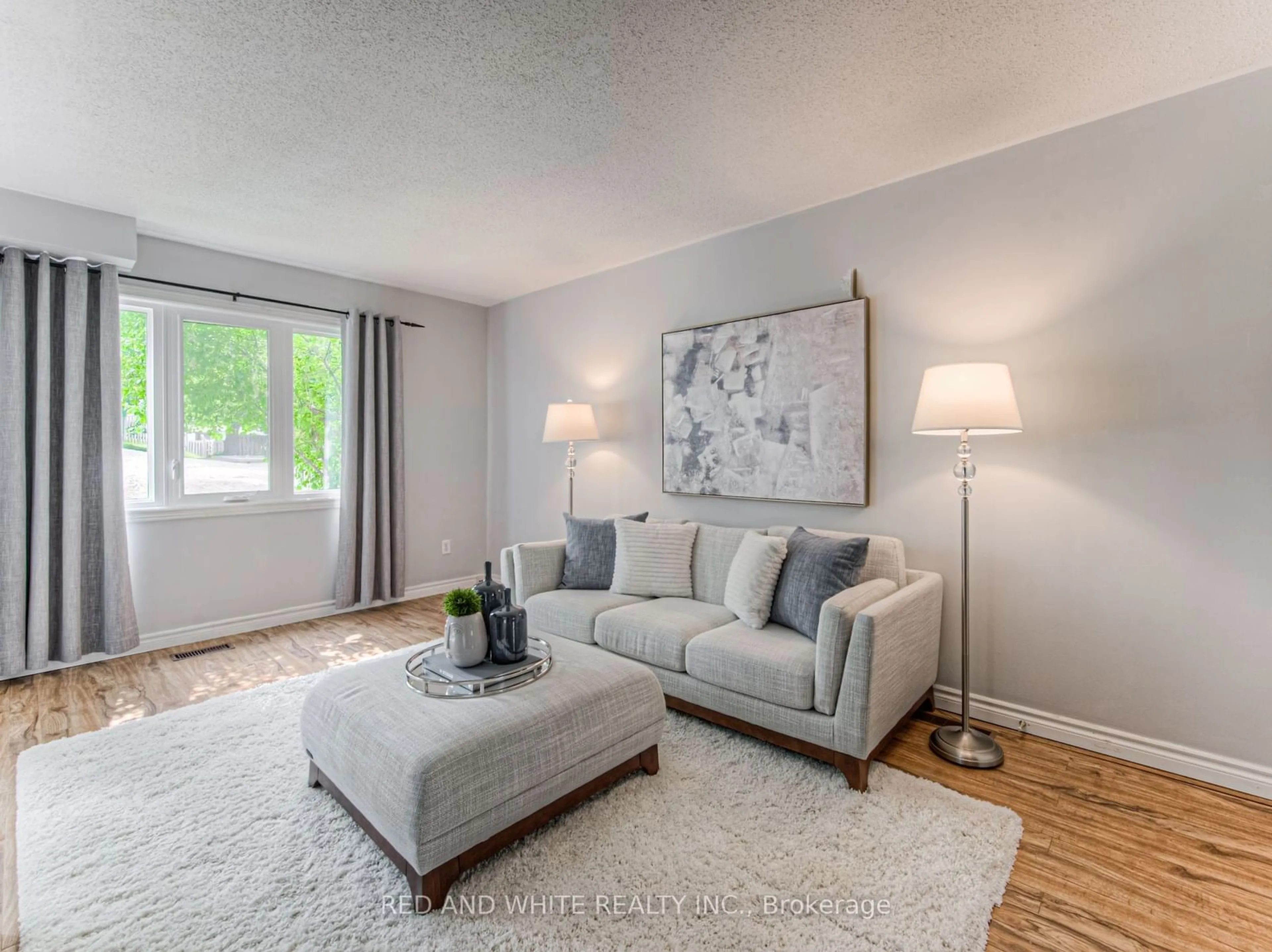 Living room for 312 Bluevale St #D, Waterloo Ontario N2J 4G3