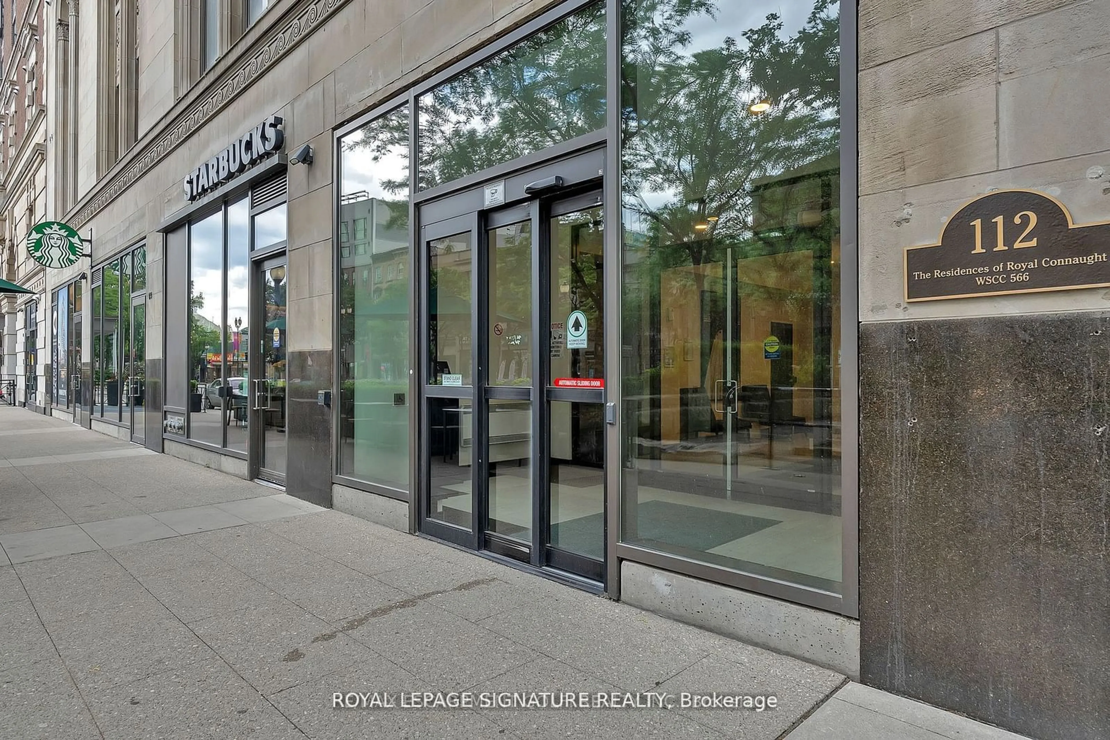 Indoor foyer, ceramic floors for 112 King St #608, Hamilton Ontario L8N 1A8