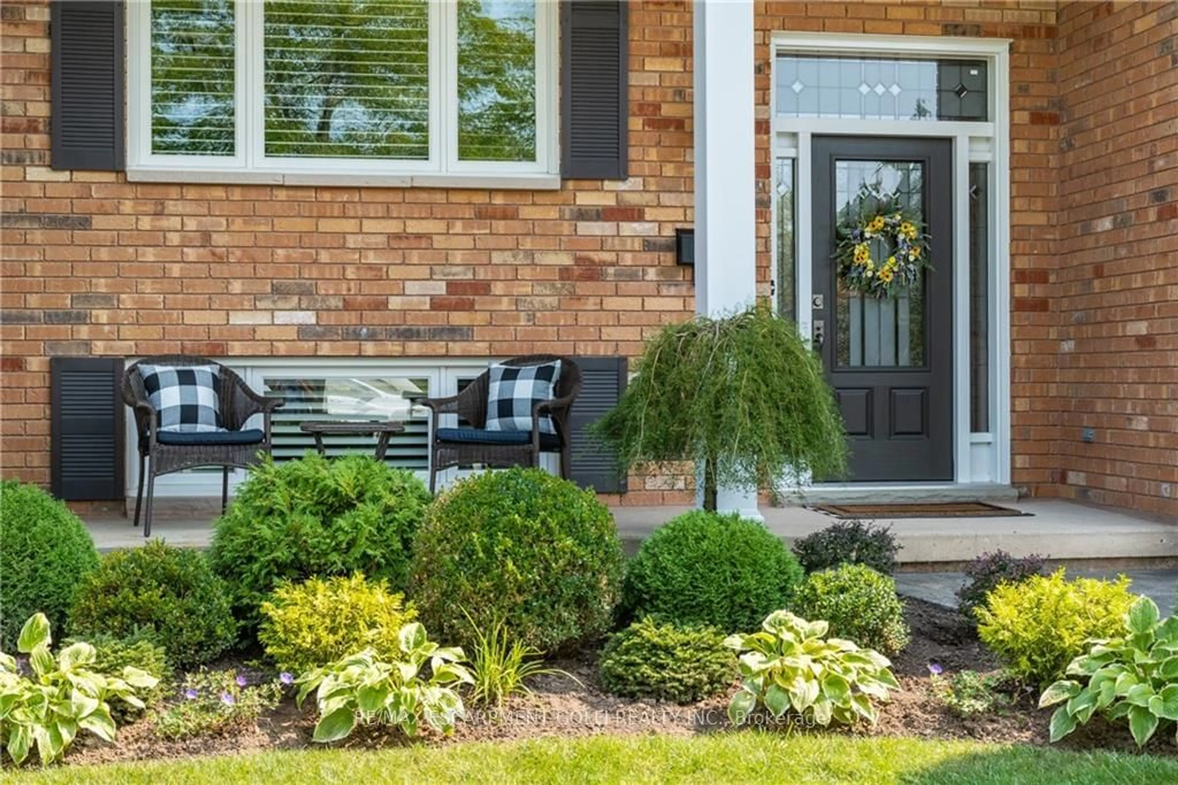 Indoor entryway for 15 Stoneybrook Cres, Welland Ontario L2C 6Z3