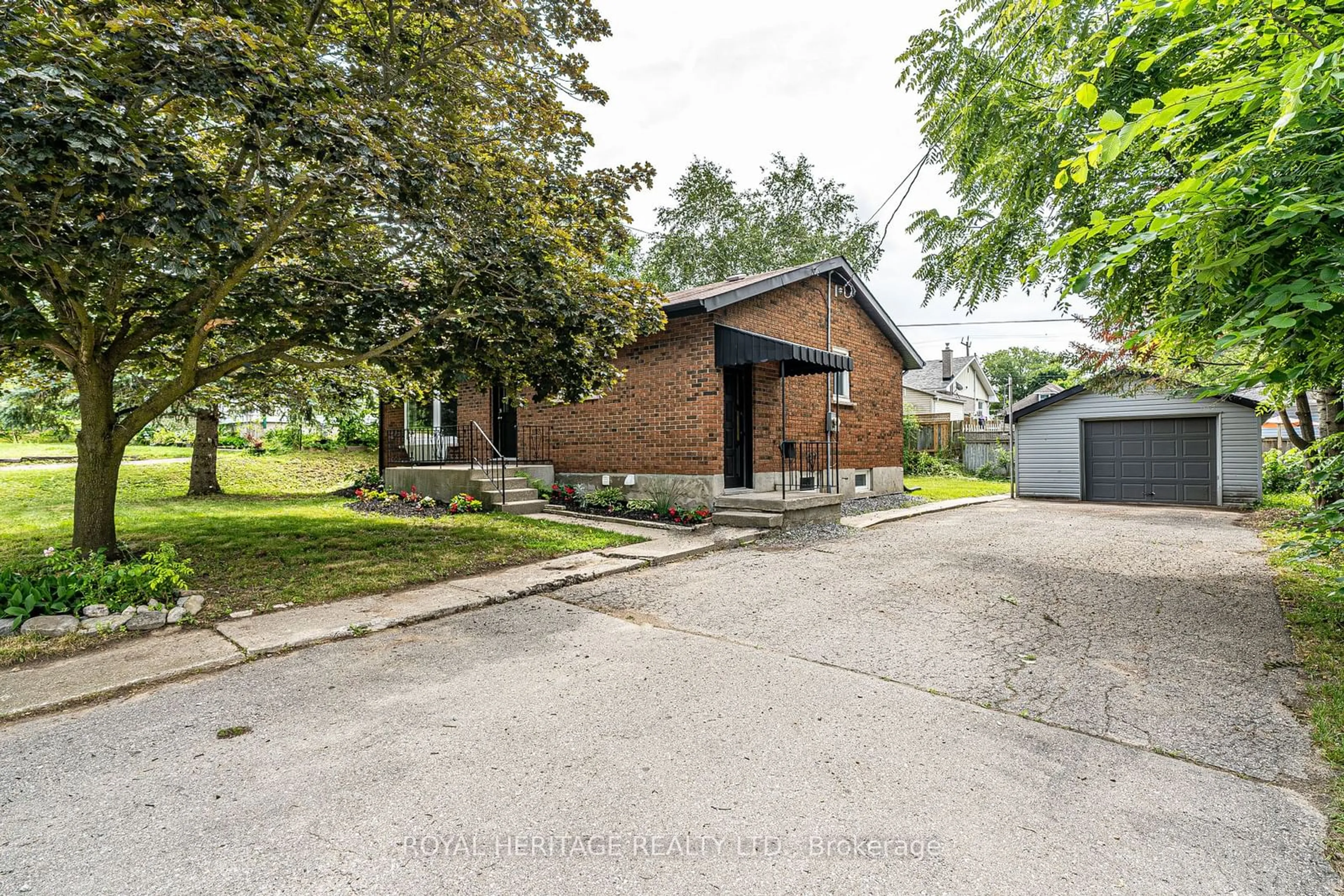 A pic from exterior of the house or condo, the street view for 741 Maryland Ave, Peterborough Ontario K9J 4P5