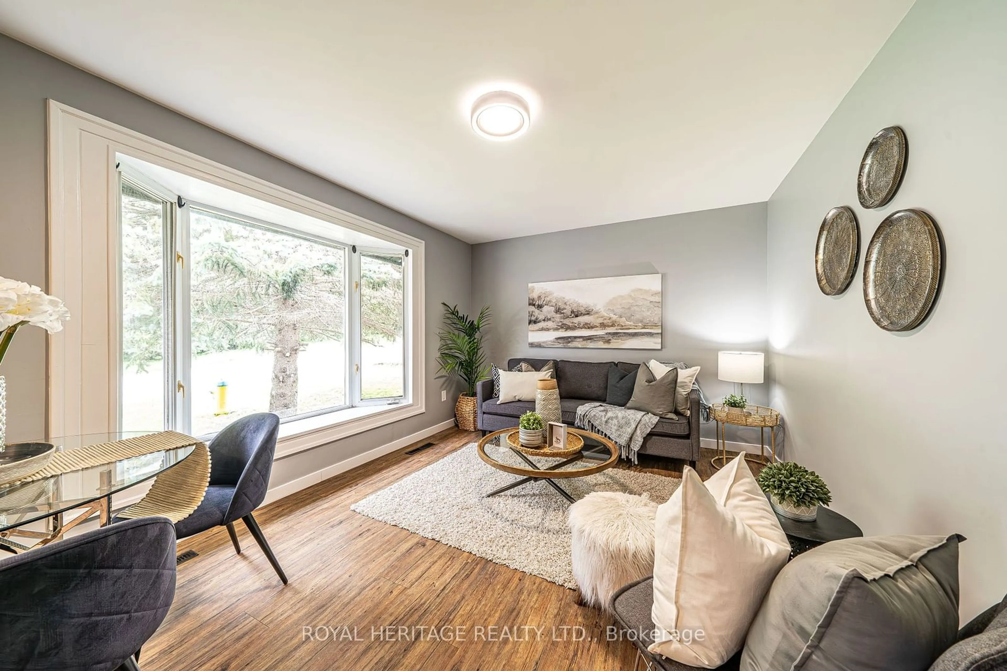 Living room, wood floors for 741 Maryland Ave, Peterborough Ontario K9J 4P5