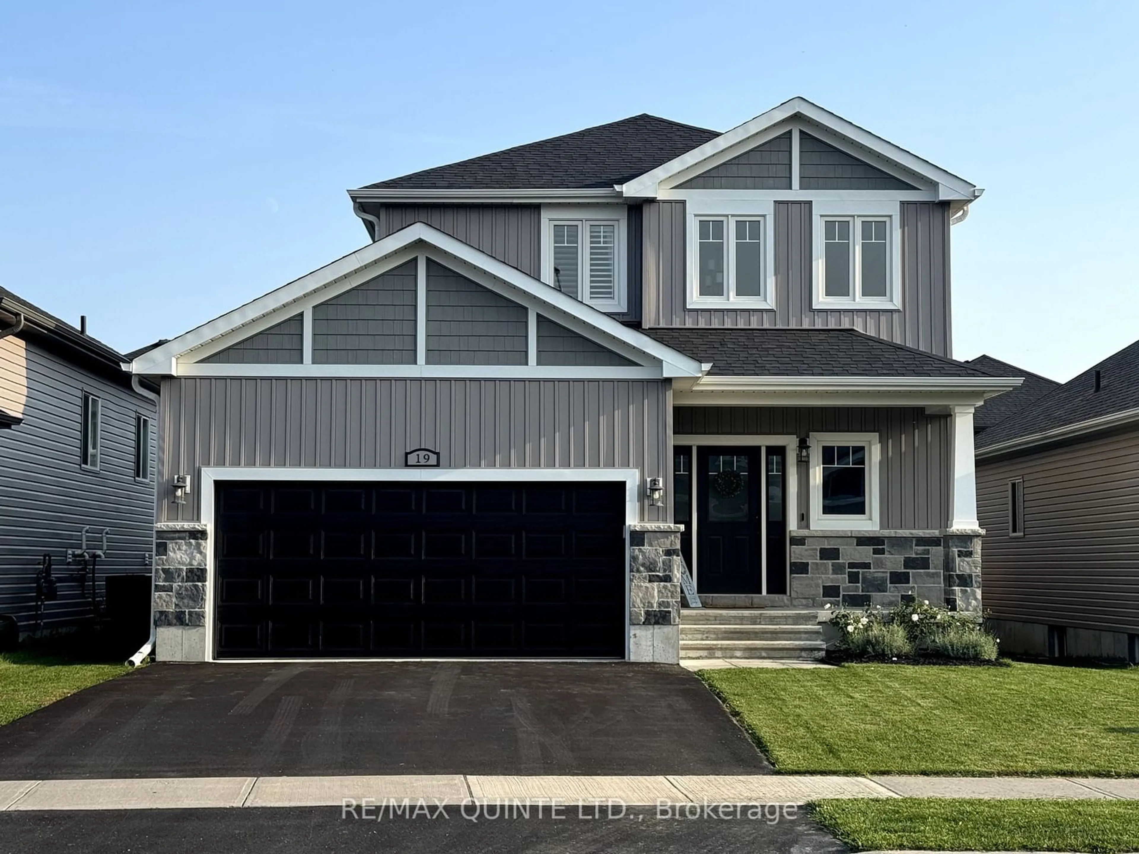 Frontside or backside of a home for 19 Redwood Dr, Belleville Ontario K8N 0K3