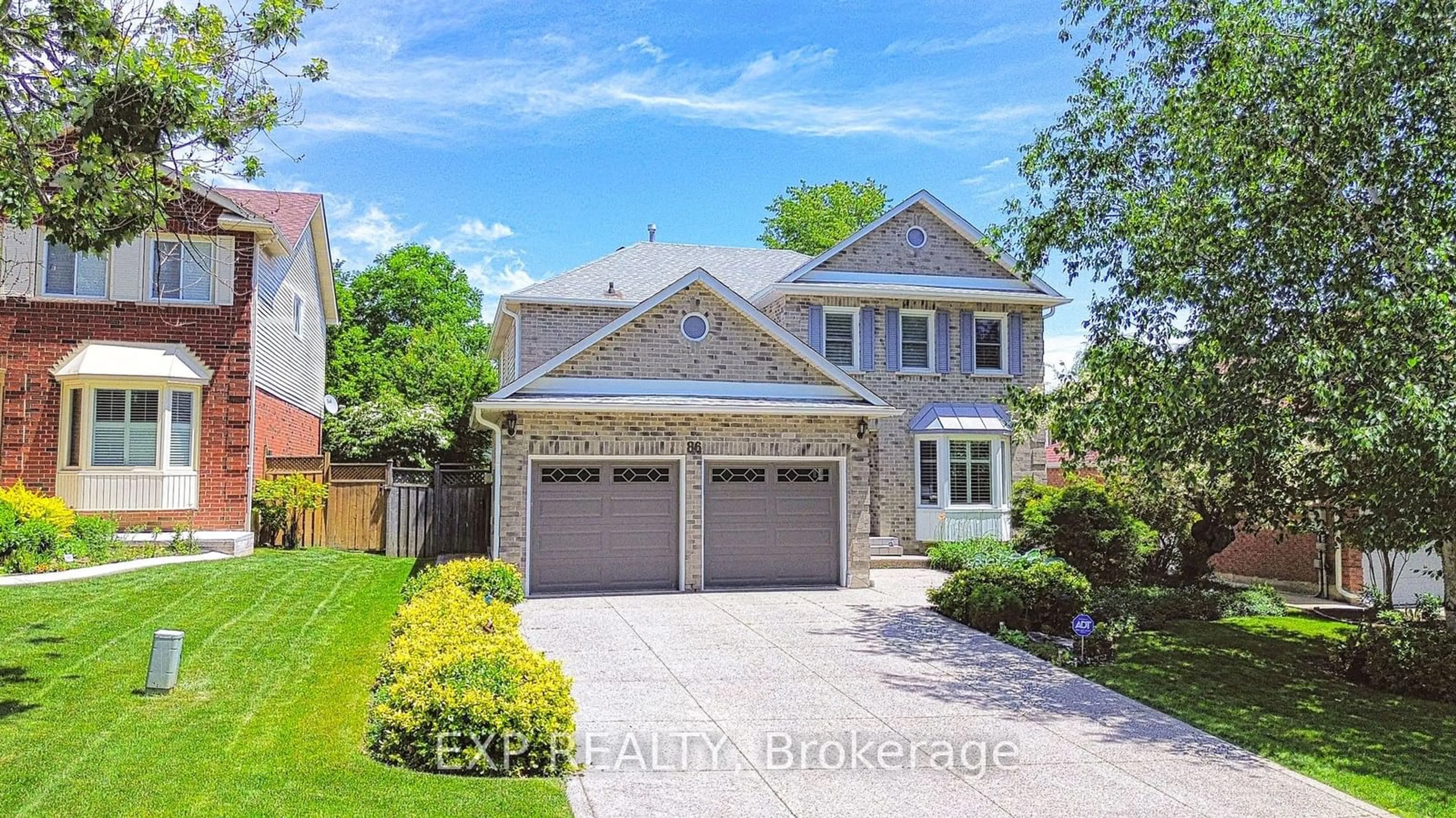 Frontside or backside of a home, the street view for 86 Golfview Cres, Hamilton Ontario L9H 6T6