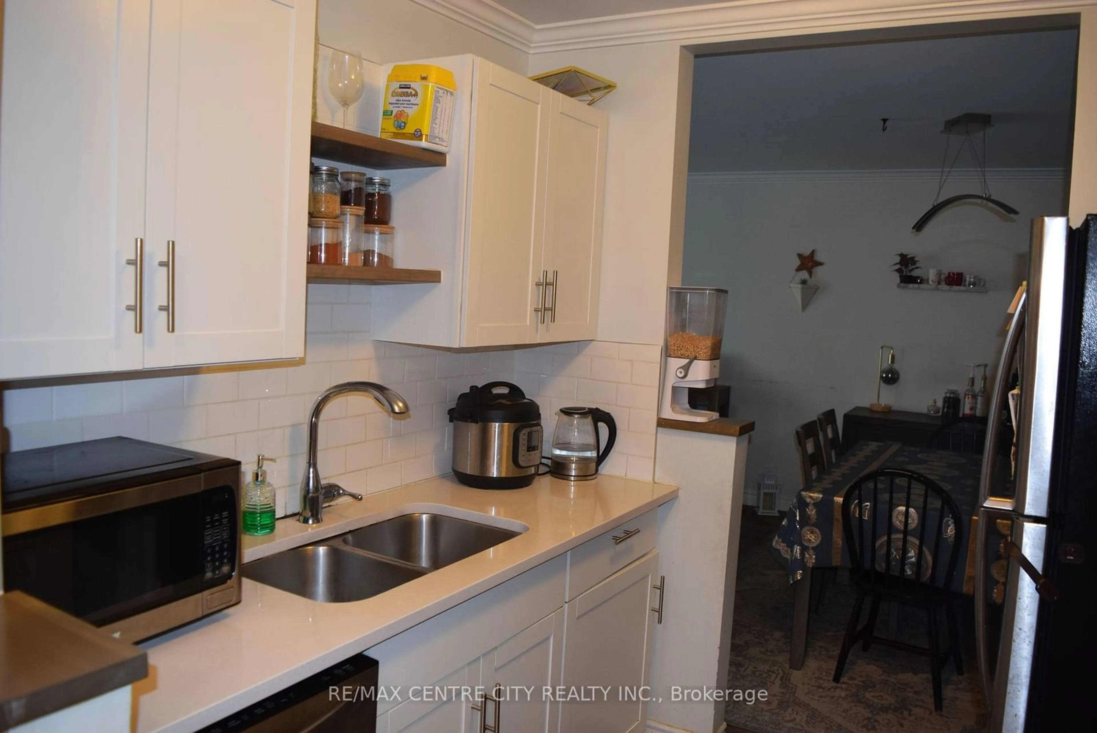 Standard kitchen for 140 Conway Dr #46, London Ontario N6E 3N2