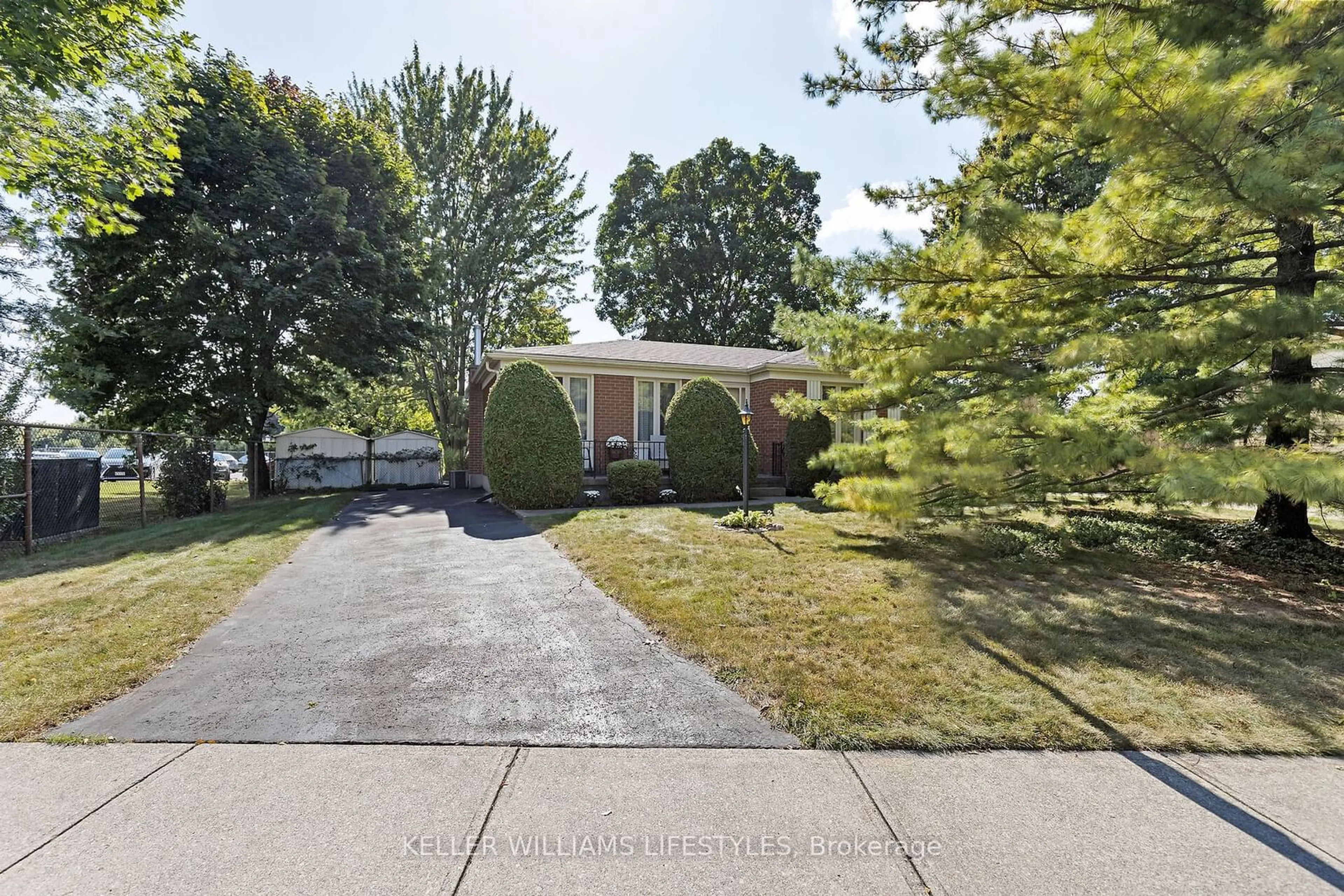 Street view for 27 Shaftesbury Ave, London Ontario N6C 2Y5