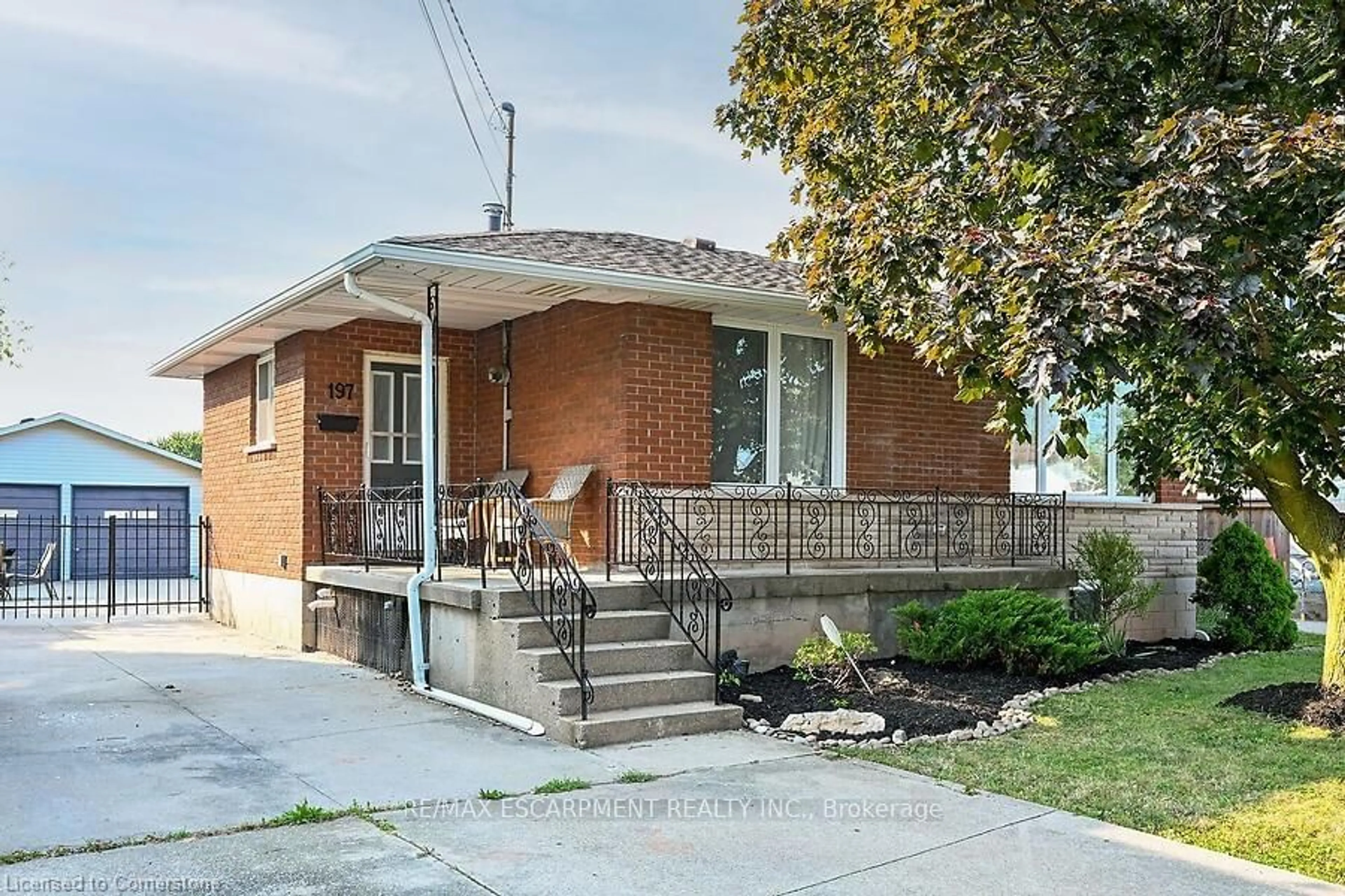 Frontside or backside of a home, cottage for 197 Green Rd, Hamilton Ontario L8E 2A4