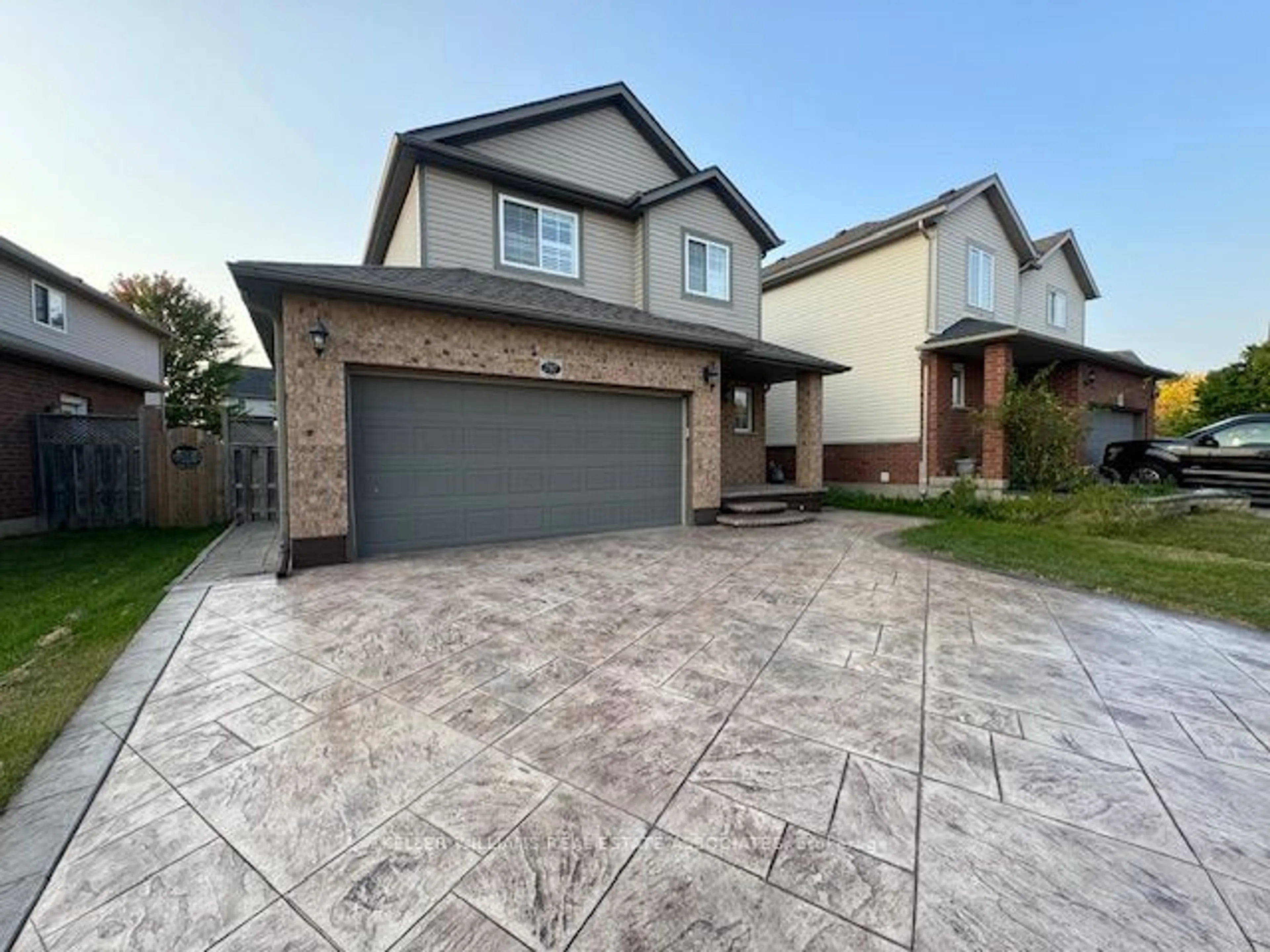 Frontside or backside of a home for 797 Paris Blvd, Waterloo Ontario N2T 2Z2