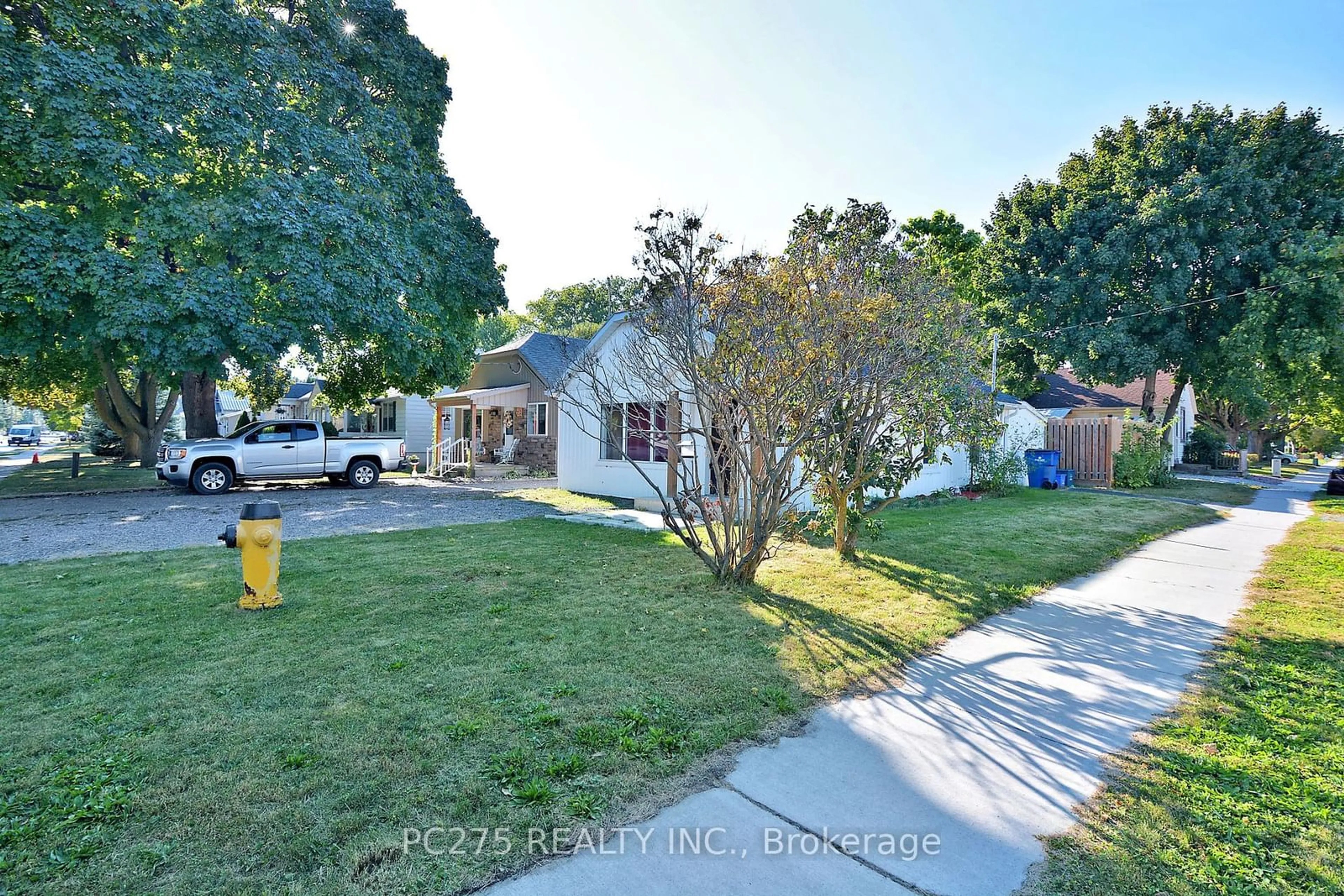 Frontside or backside of a home, the street view for 263 Forest St, Chatham-Kent Ontario N7L 2B1