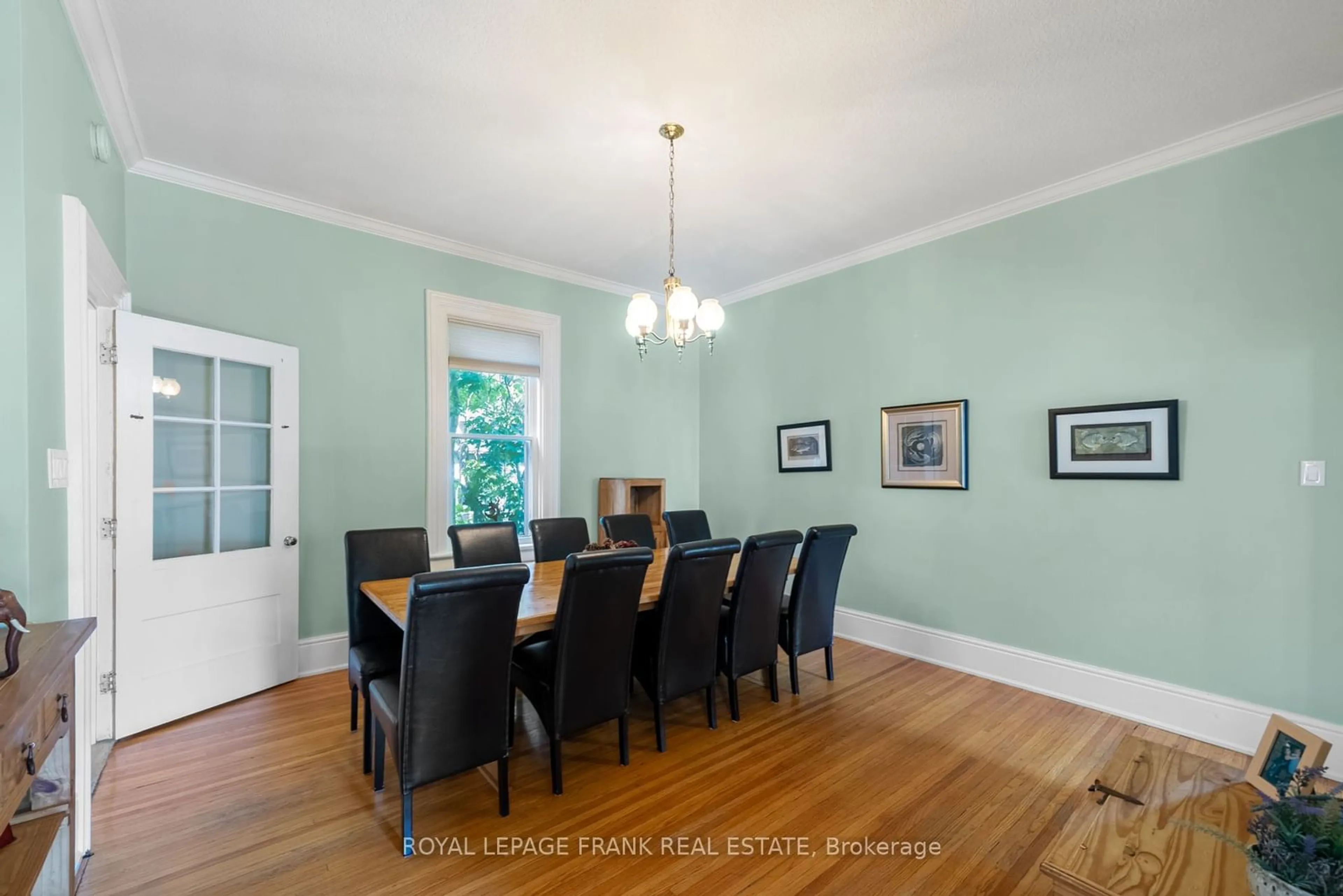 Dining room for 77 Peel St, Kawartha Lakes Ontario K9V 3M5