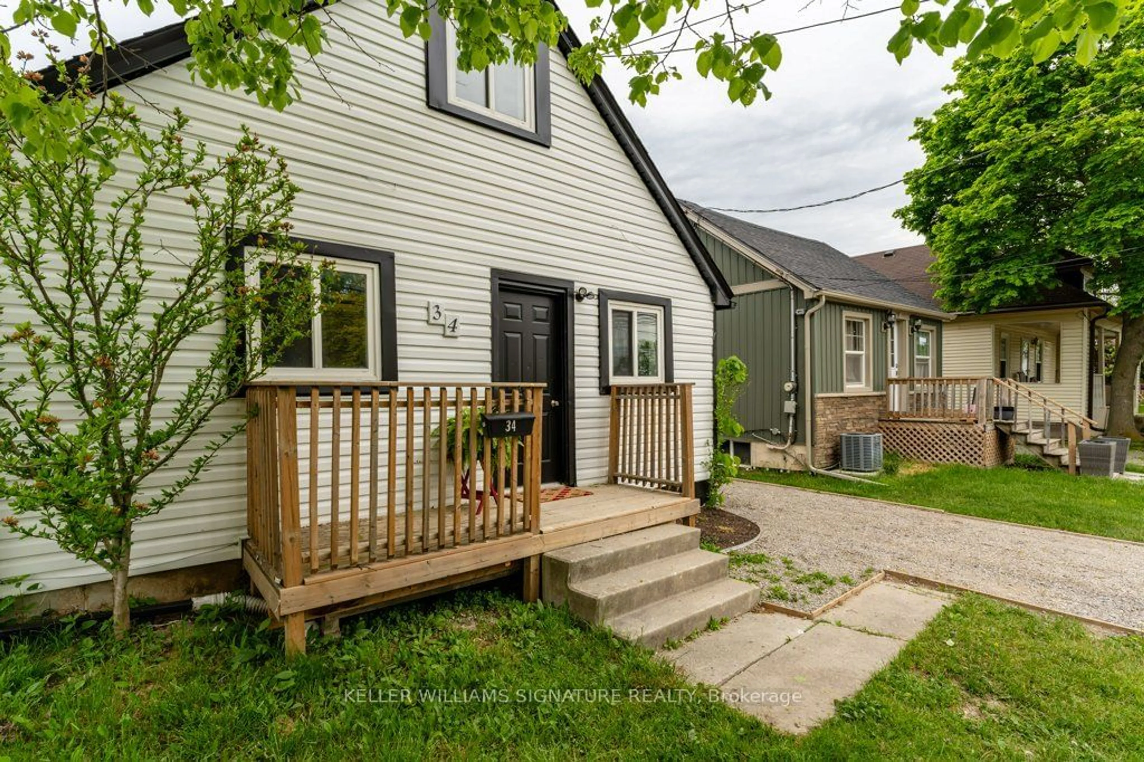 Patio, street for 34 Rykert St, St. Catharines Ontario L2S 1Z1